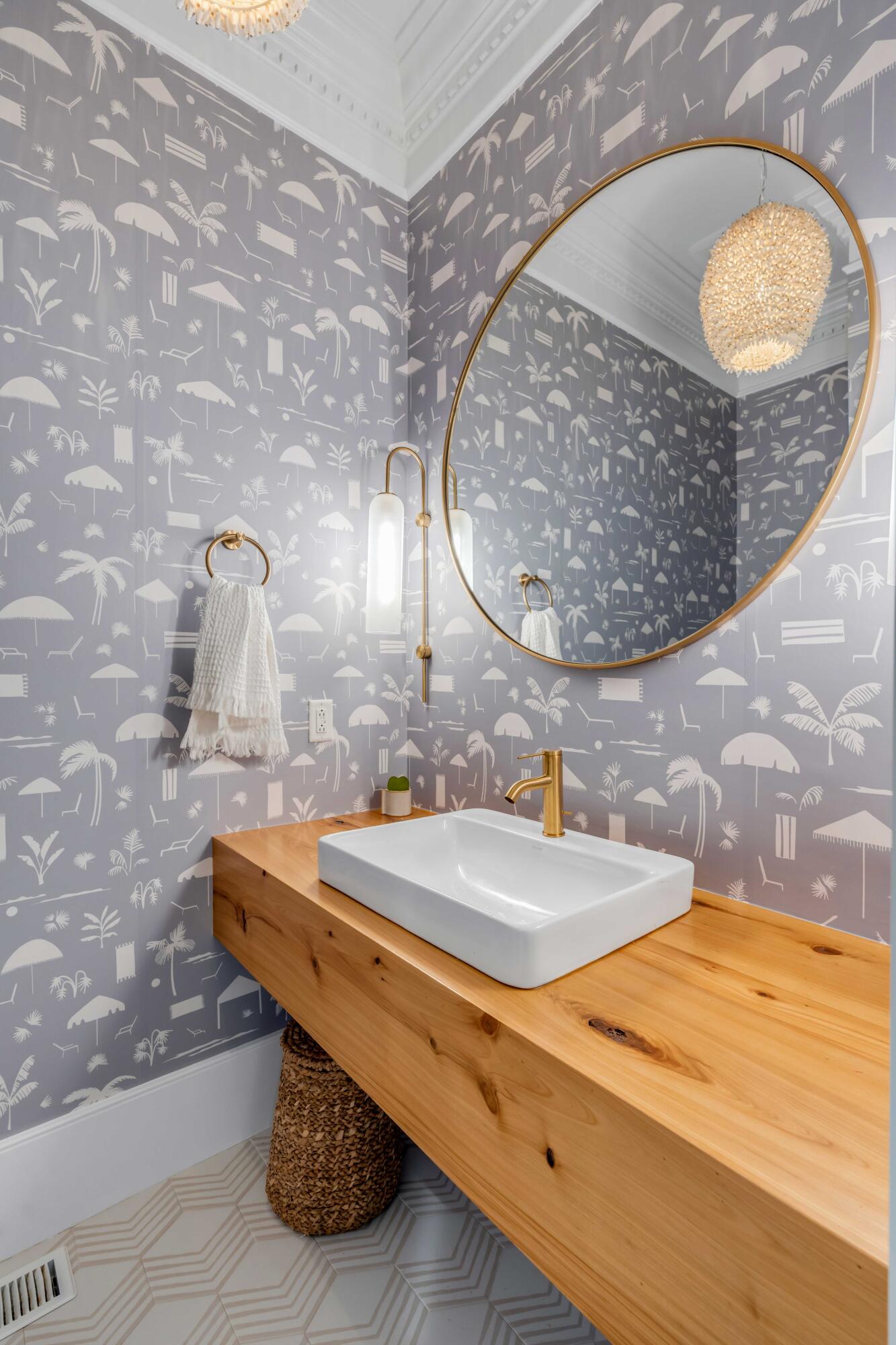 1420 Thompson Avenue