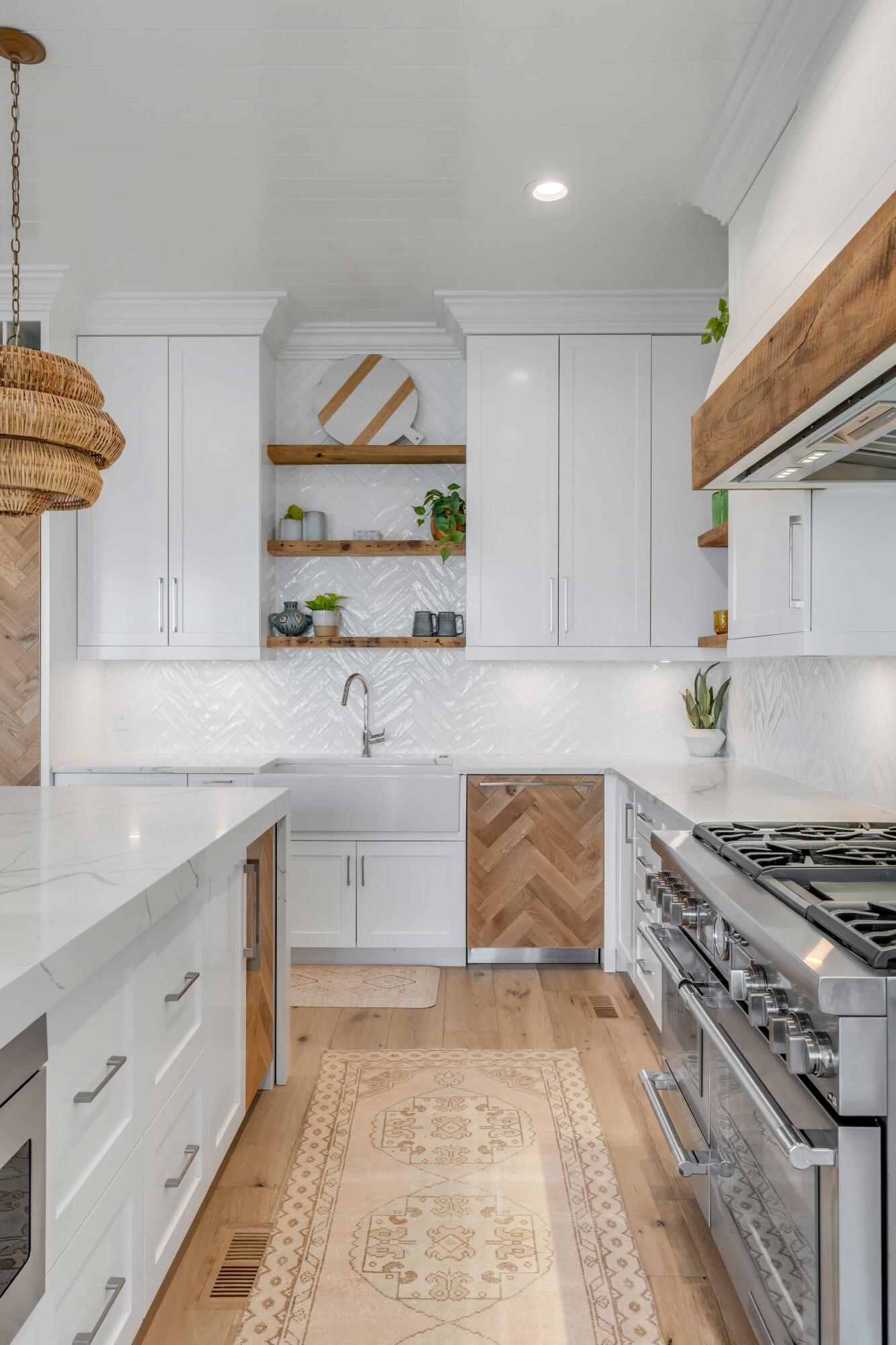 1420 Thompson Avenue