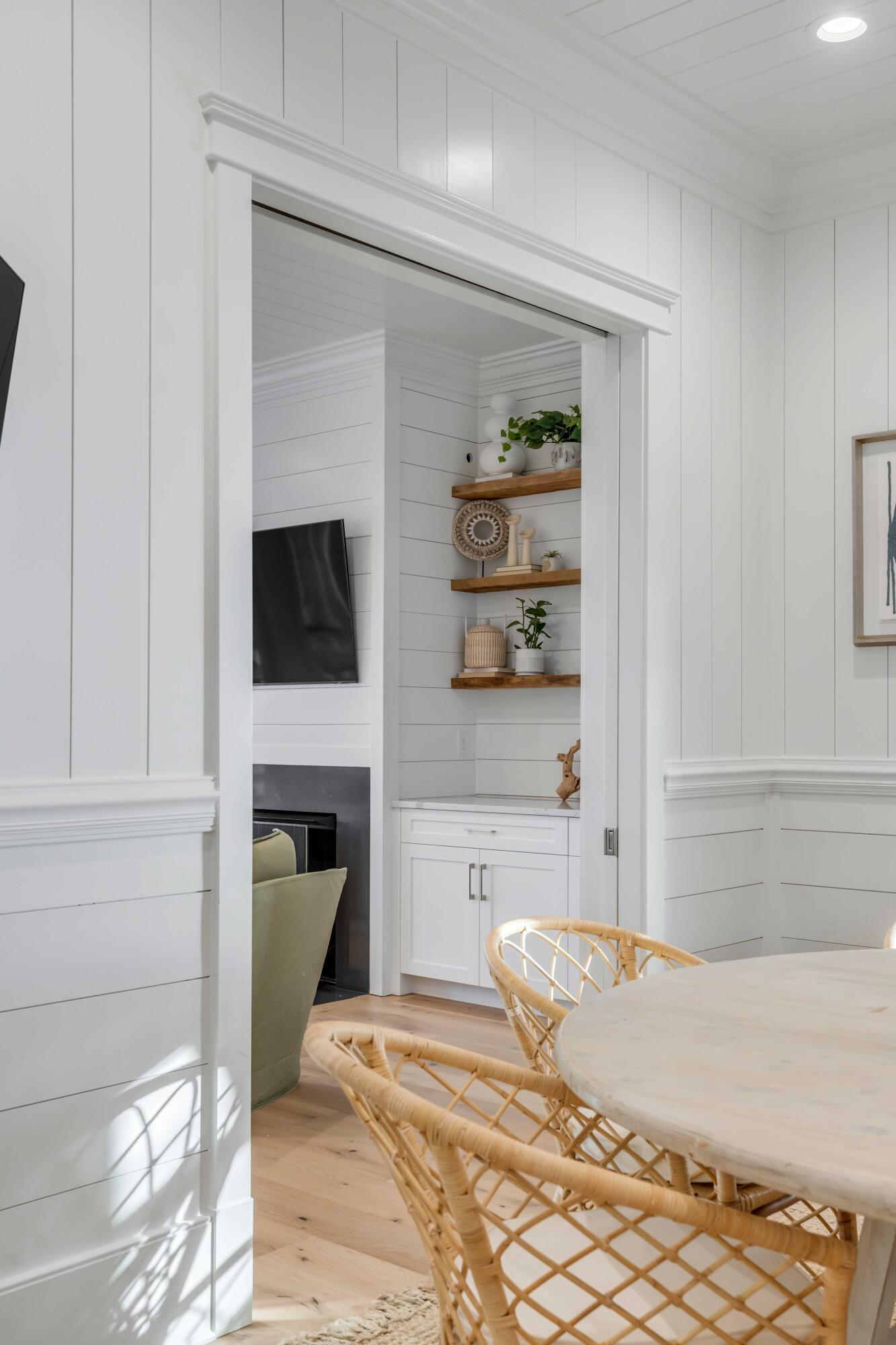 1420 Thompson Avenue