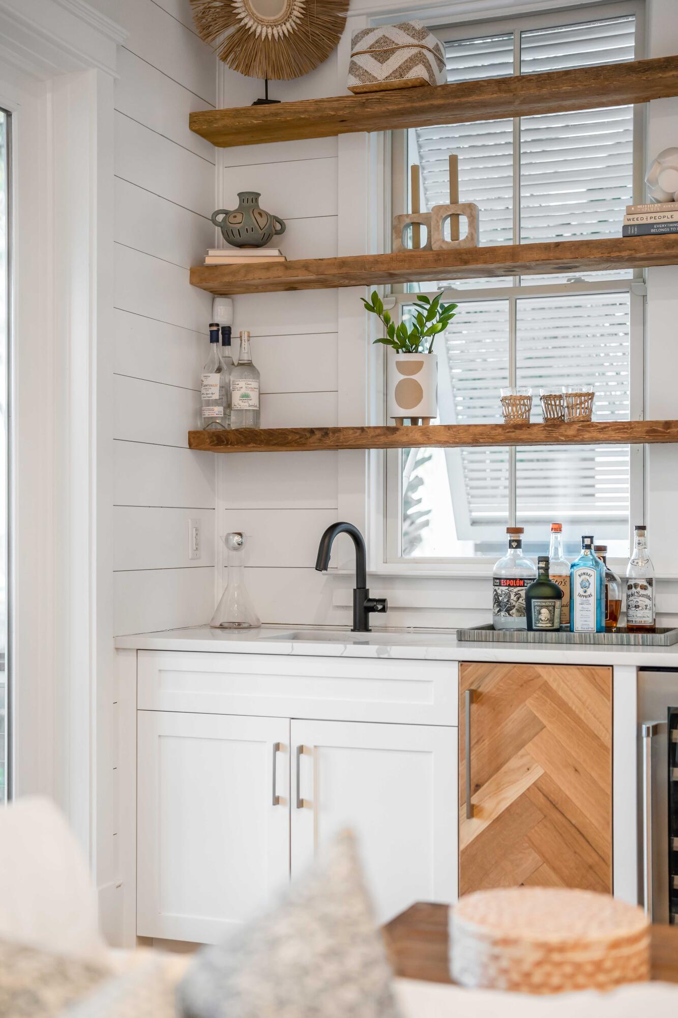 1420 Thompson Avenue