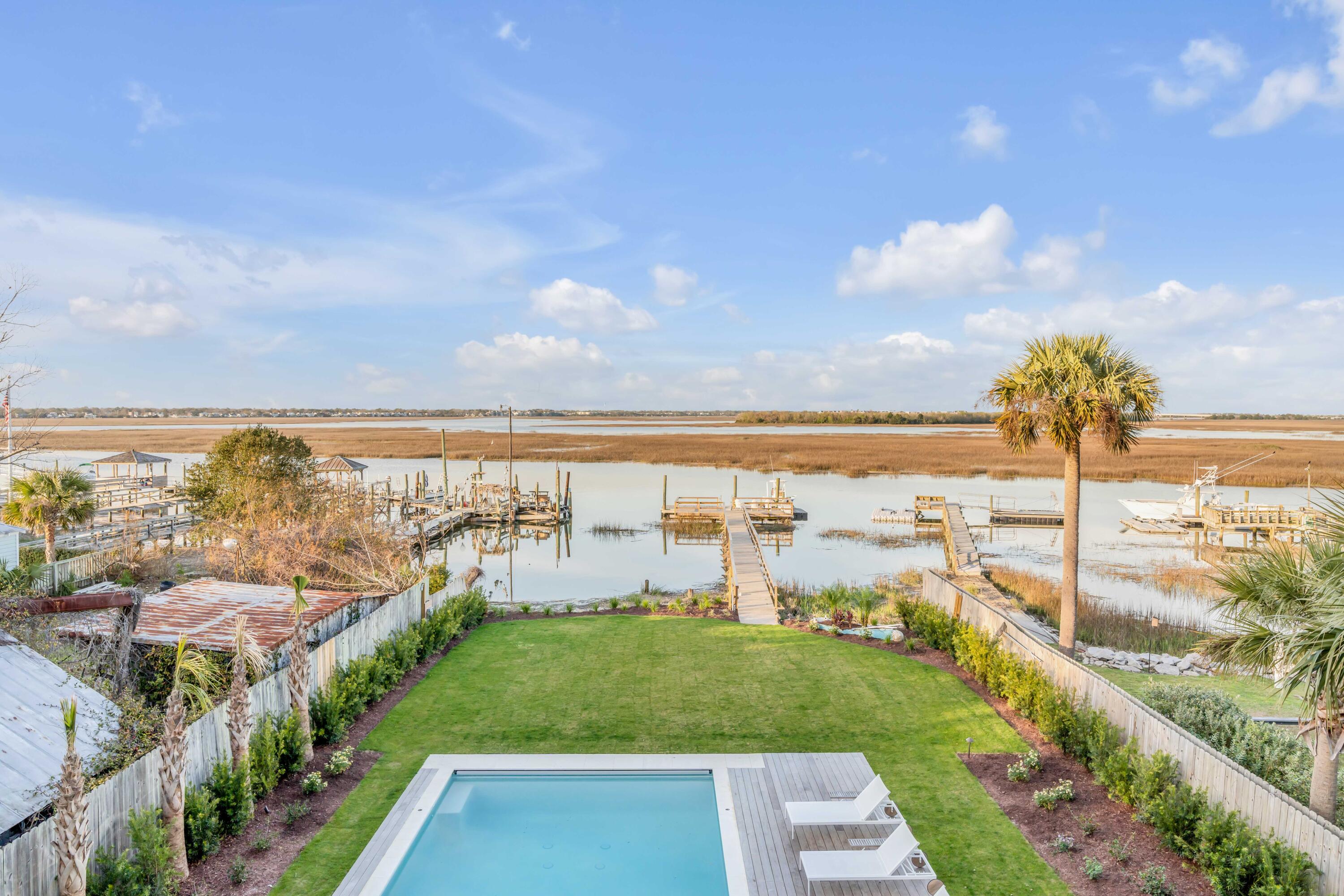 1420 Thompson Avenue