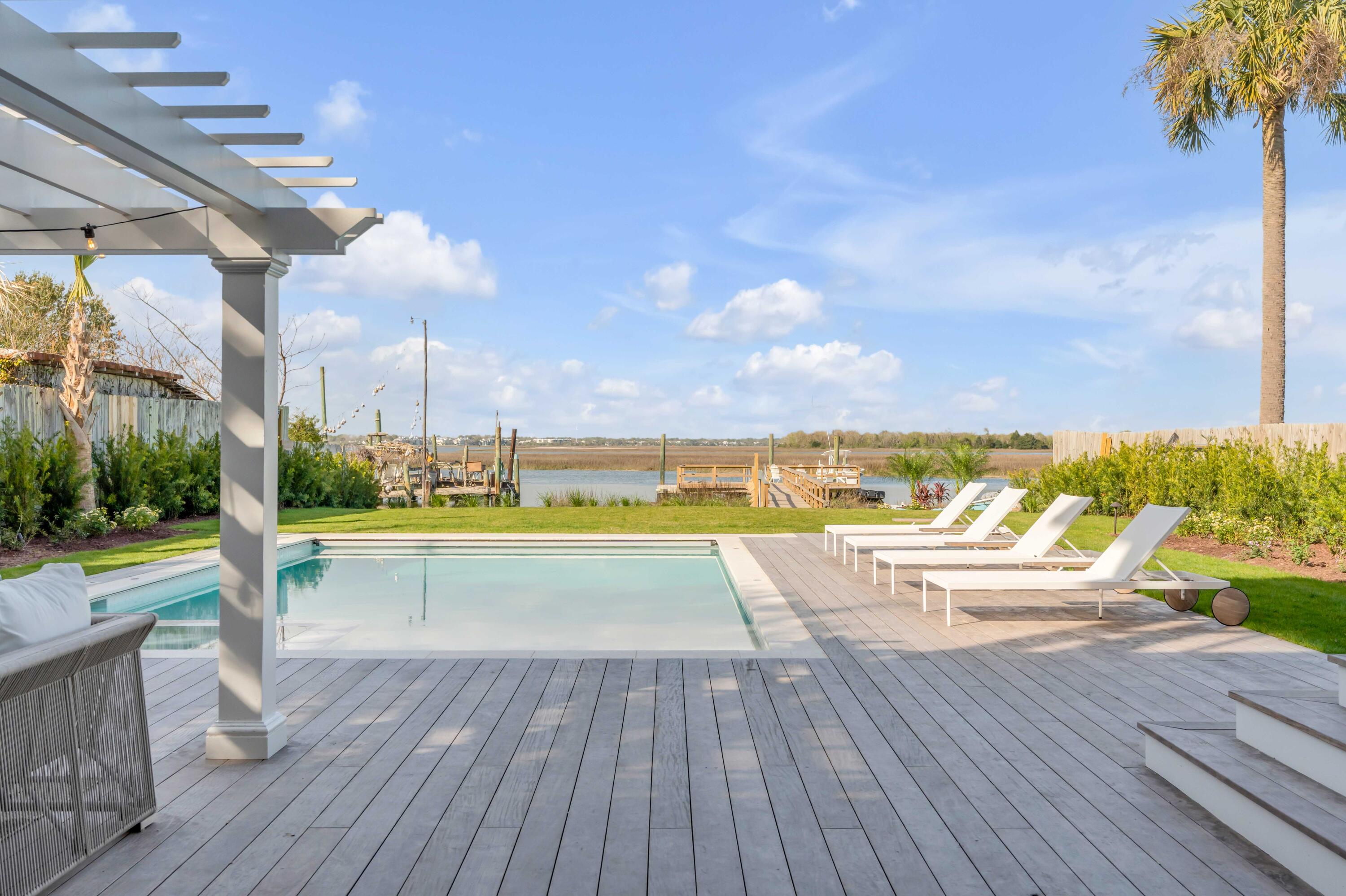 1420 Thompson Avenue