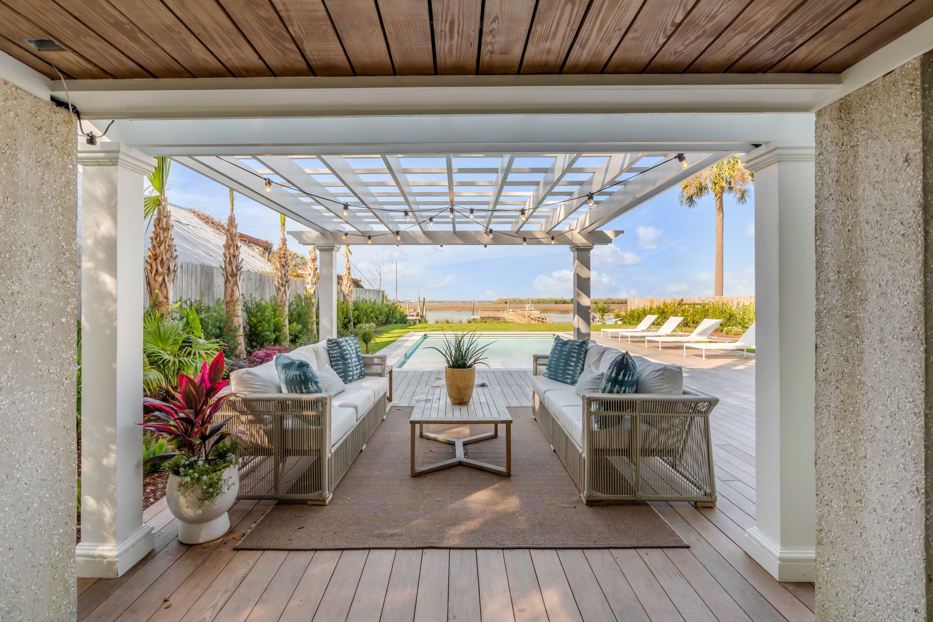 1420 Thompson Avenue