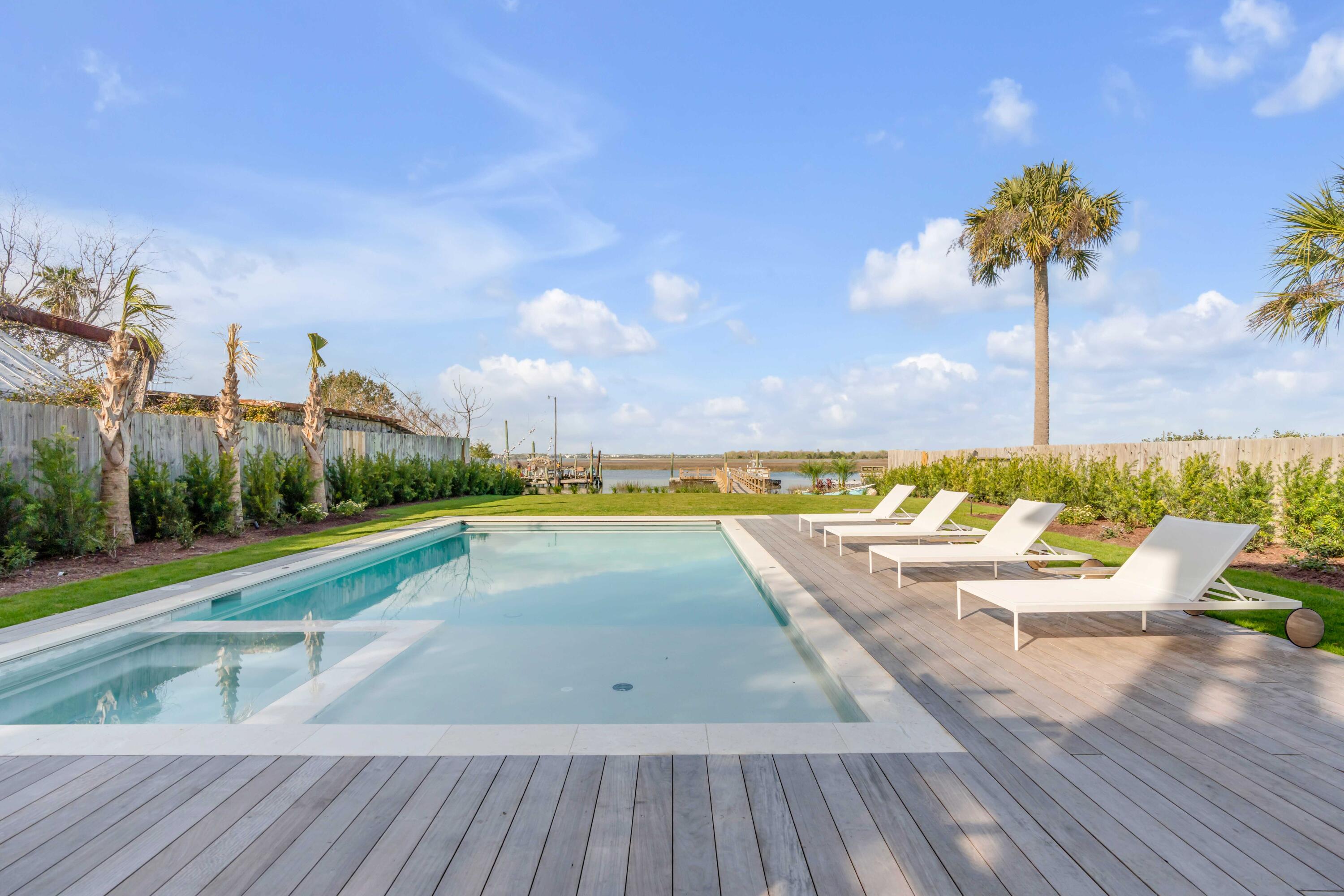 1420 Thompson Avenue