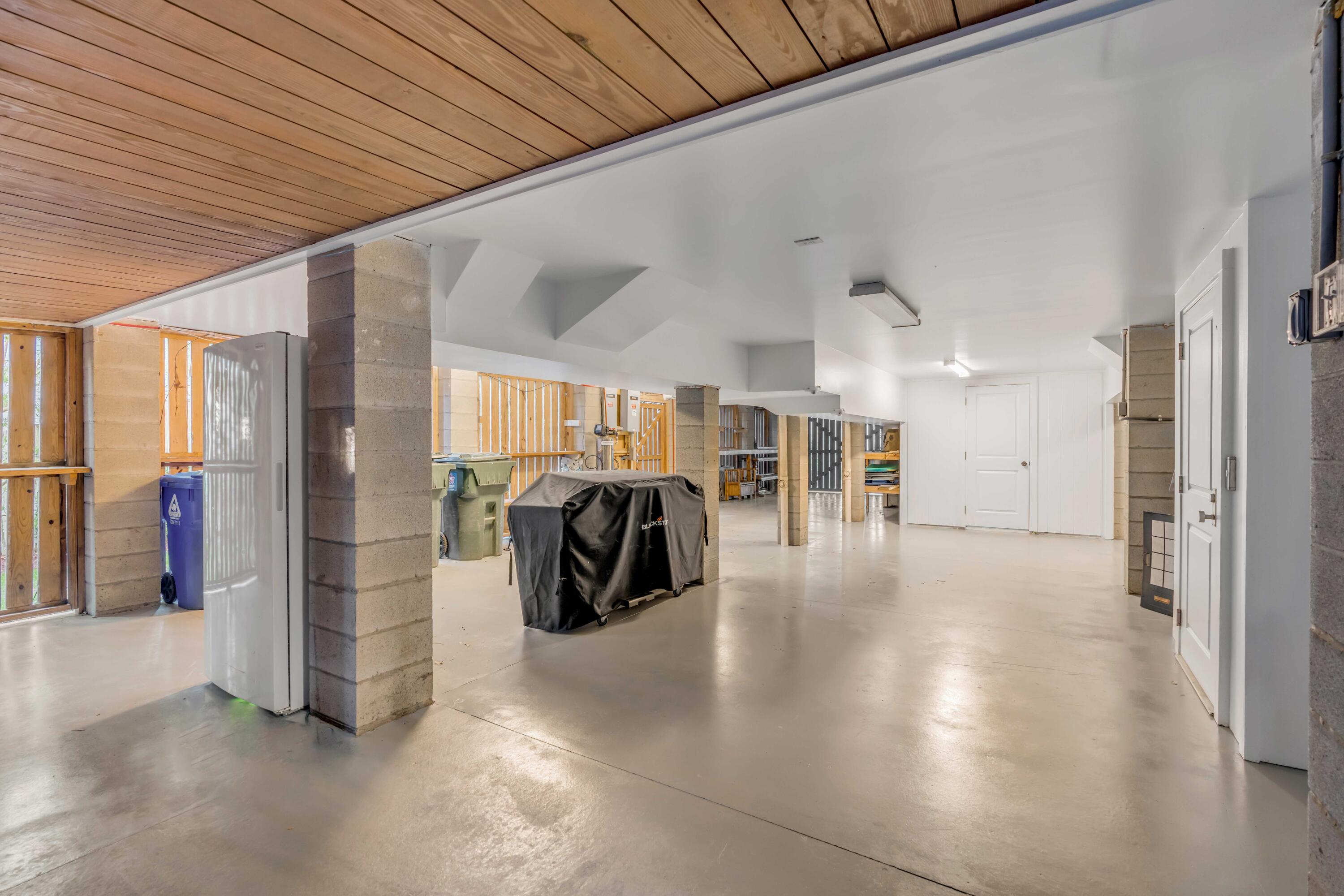 1420 Thompson Avenue