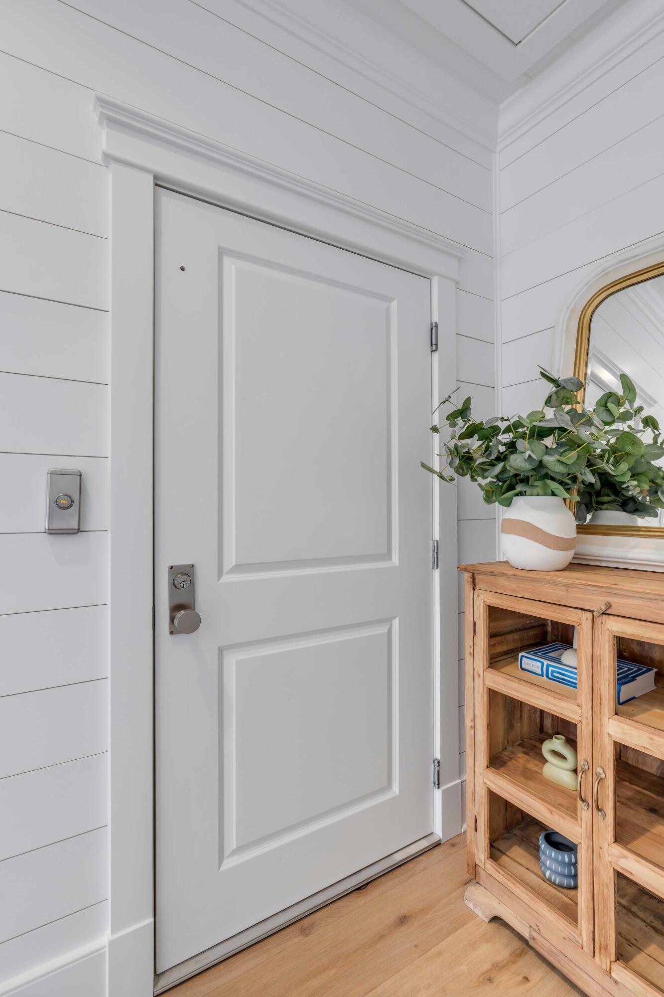 1420 Thompson Avenue