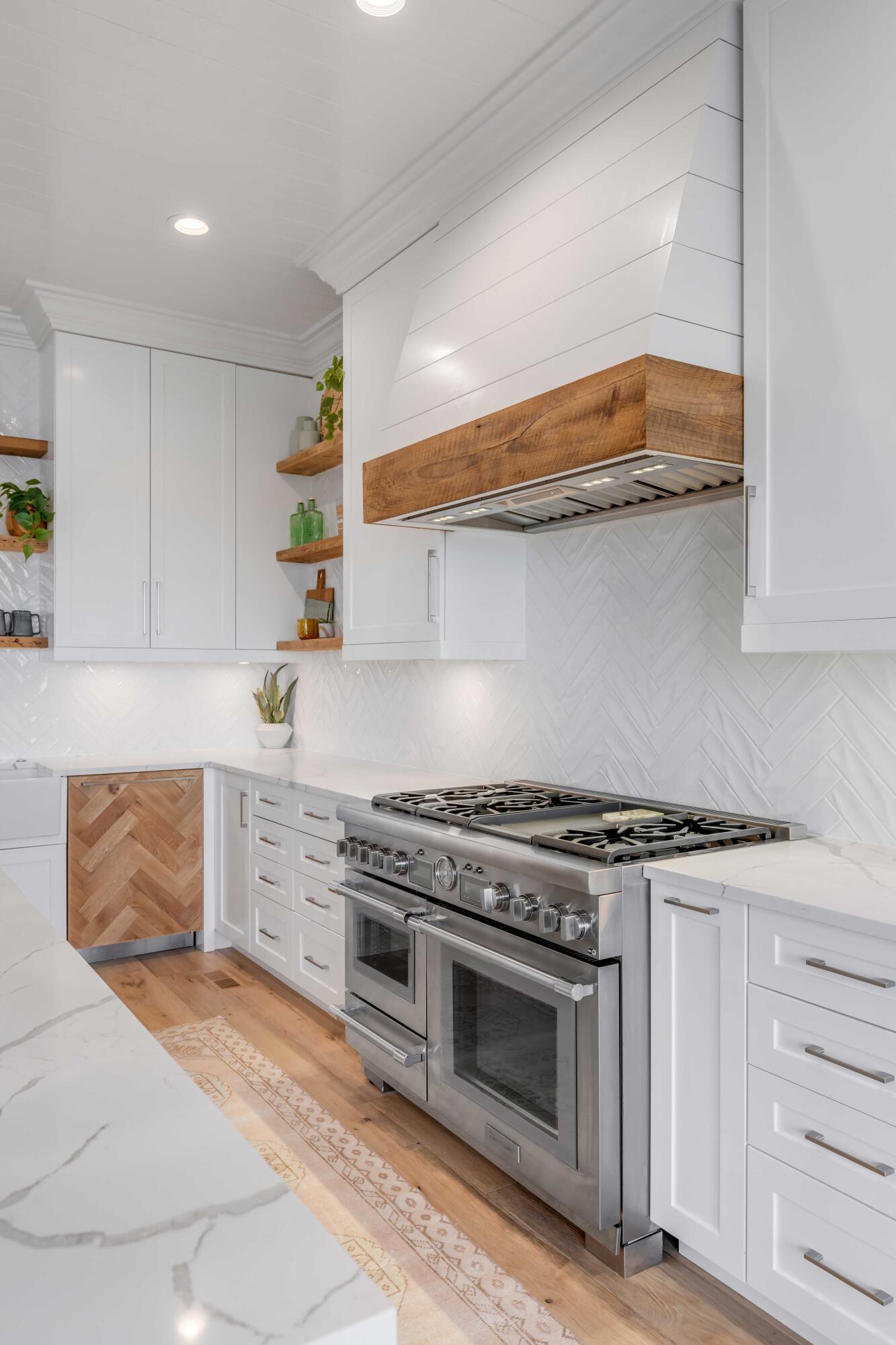 1420 Thompson Avenue