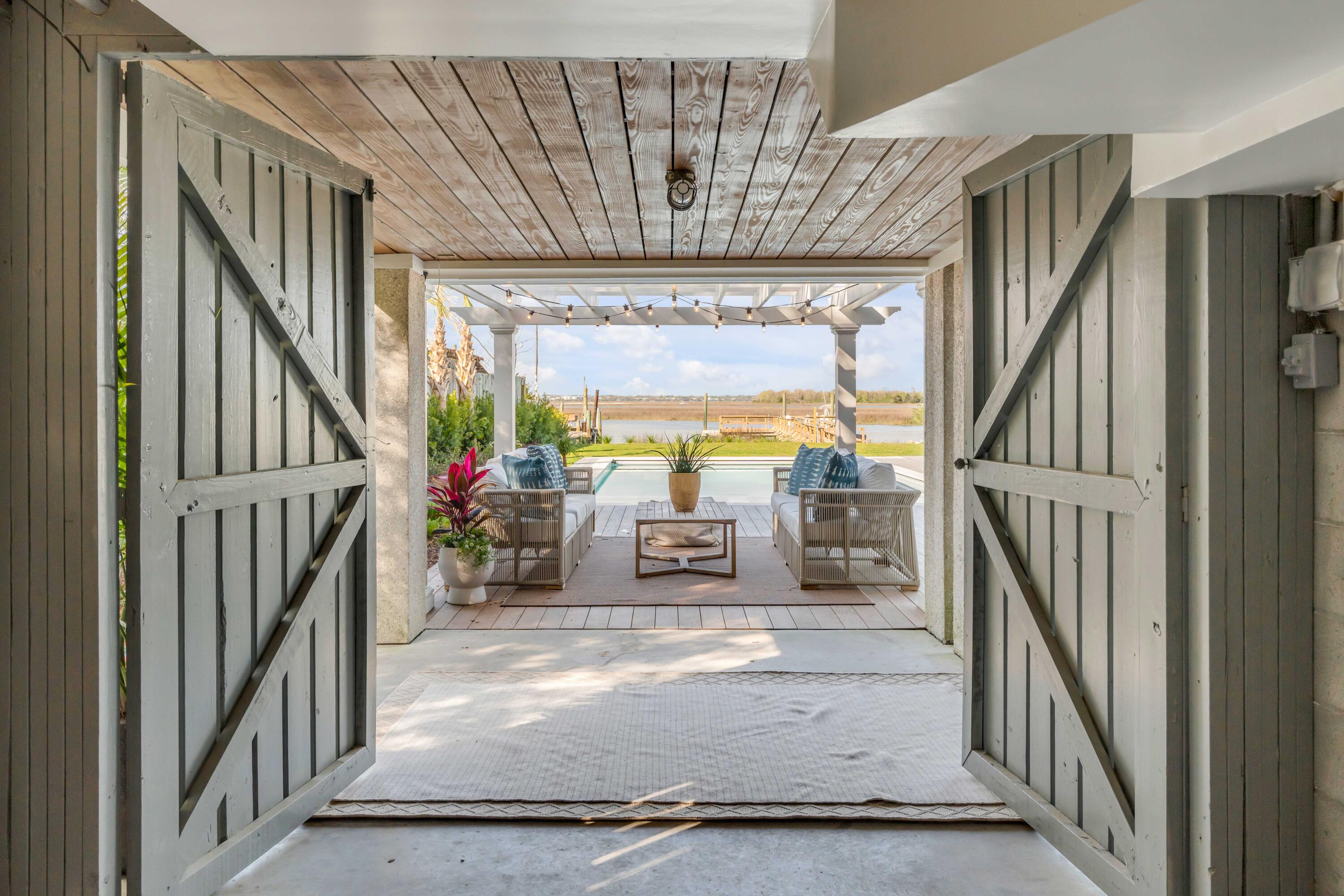 1420 Thompson Avenue