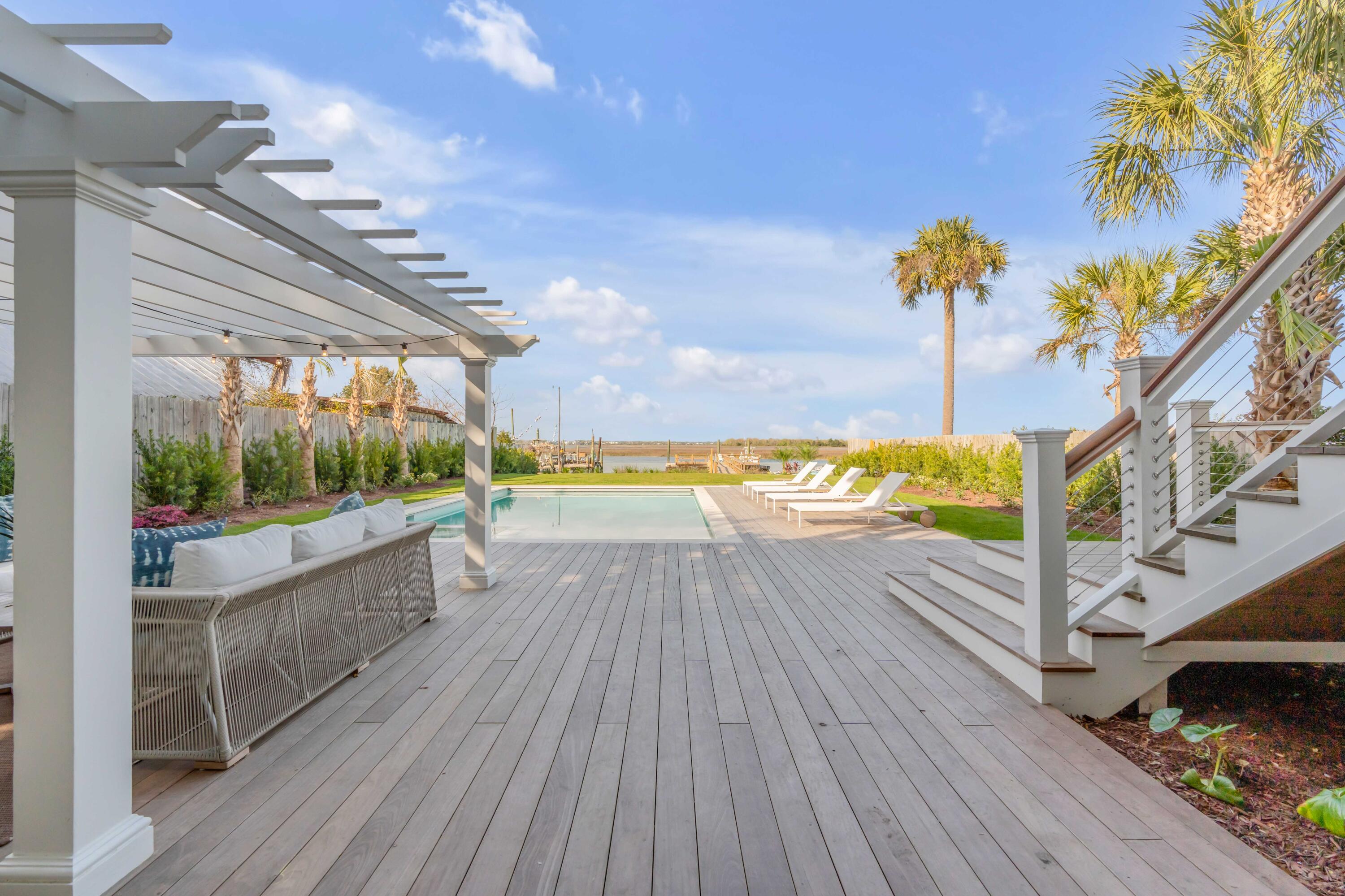 1420 Thompson Avenue