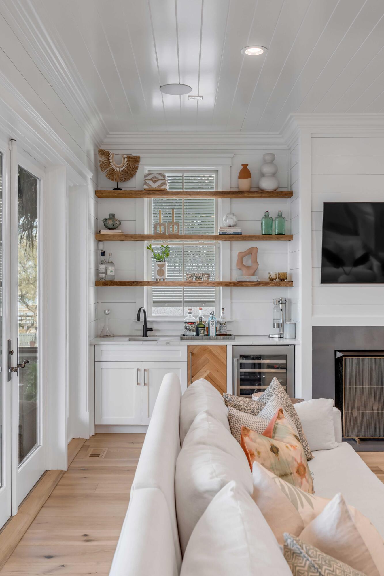 1420 Thompson Avenue