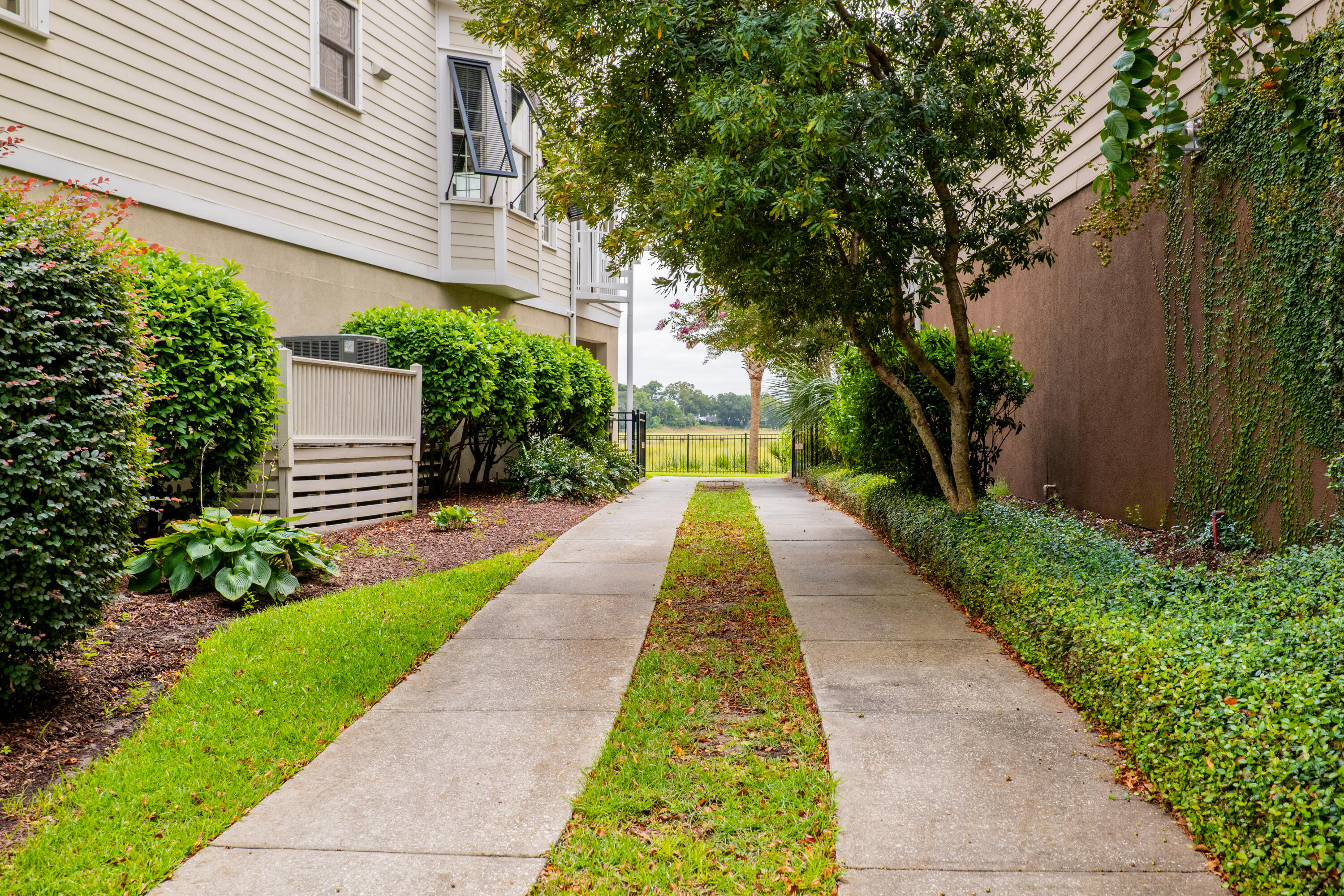 21 Lowndes Pointe Drive