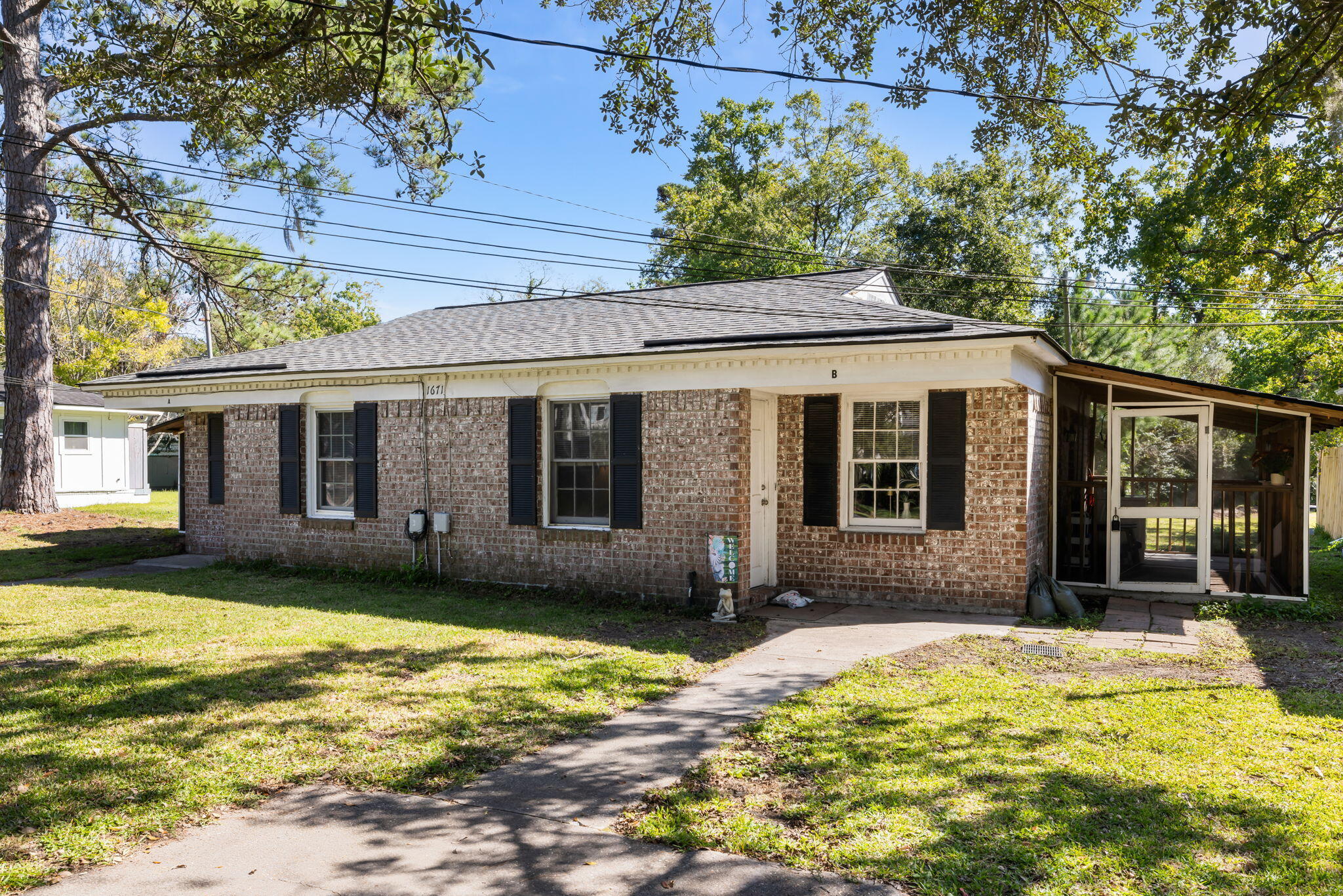 1671 Hunley Avenue