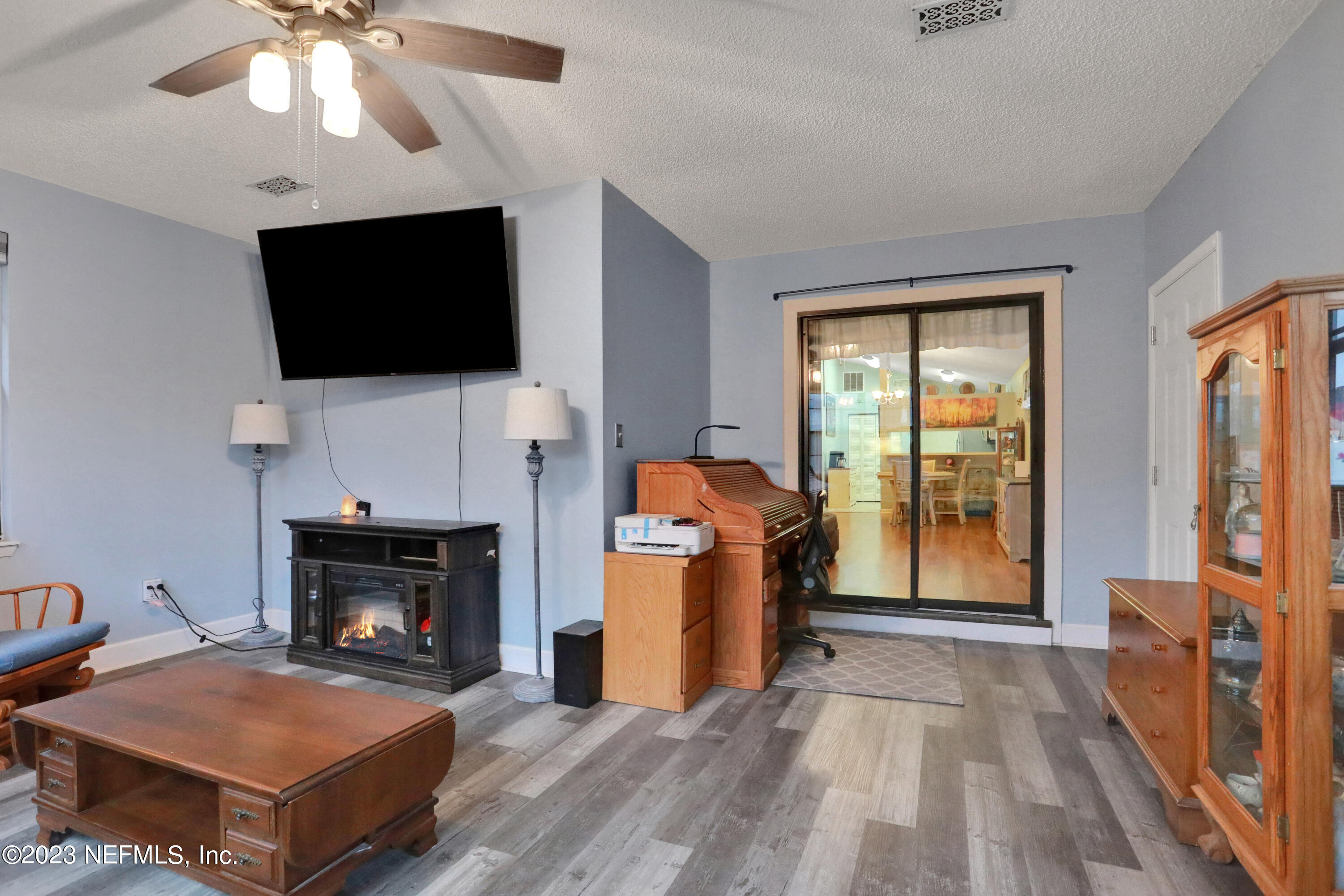 8722 PINEVALLEY Lane
