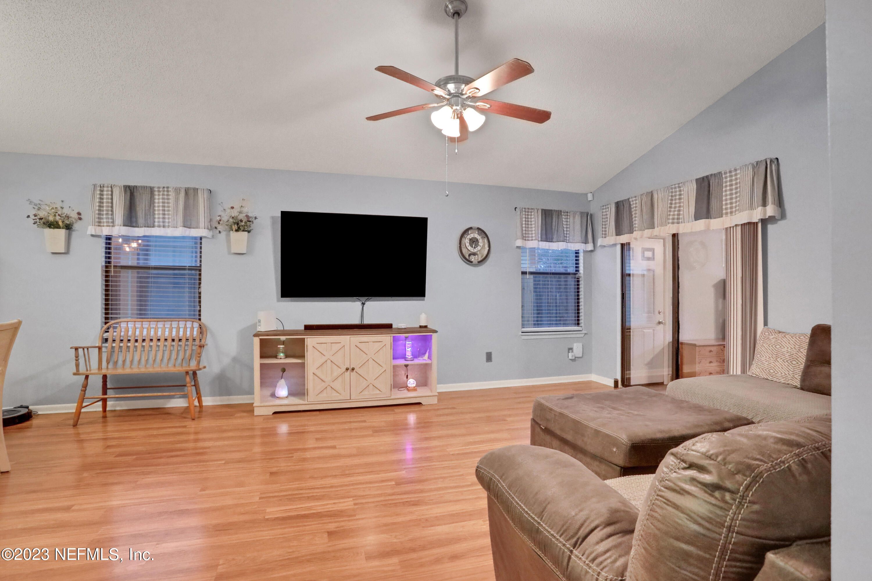 8722 PINEVALLEY Lane