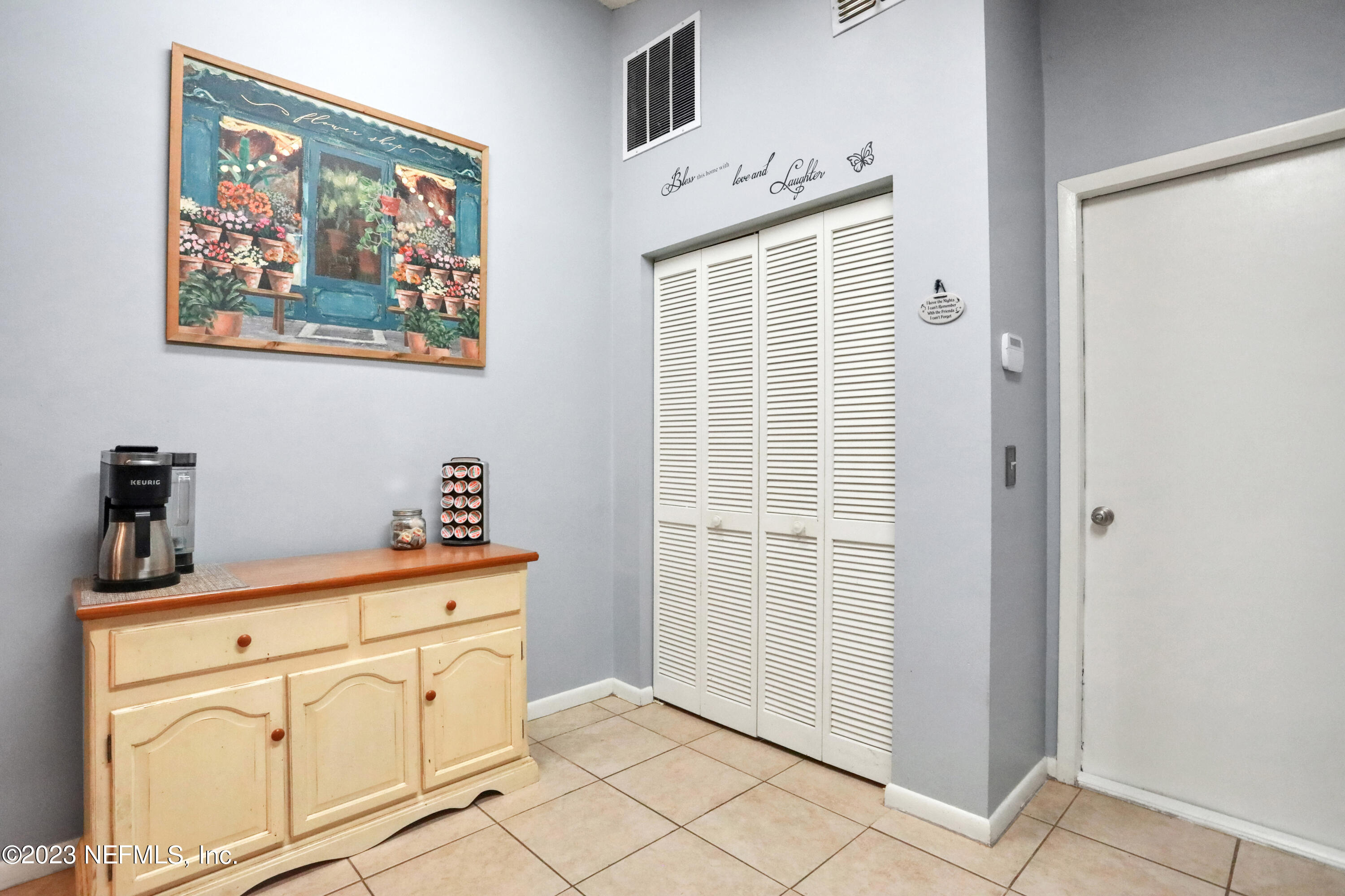 8722 PINEVALLEY Lane