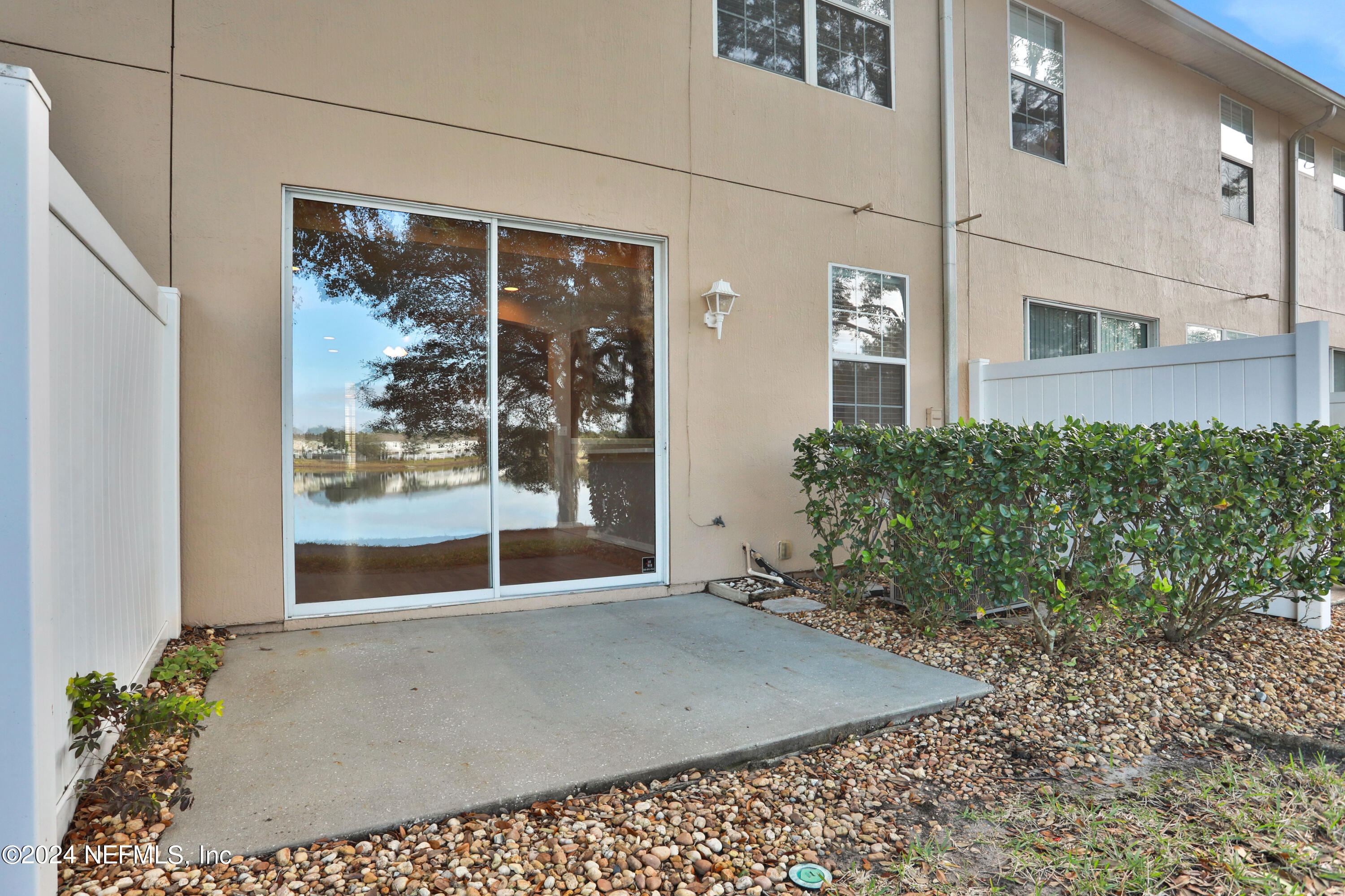 3865 BUCKTHORNE Drive, D