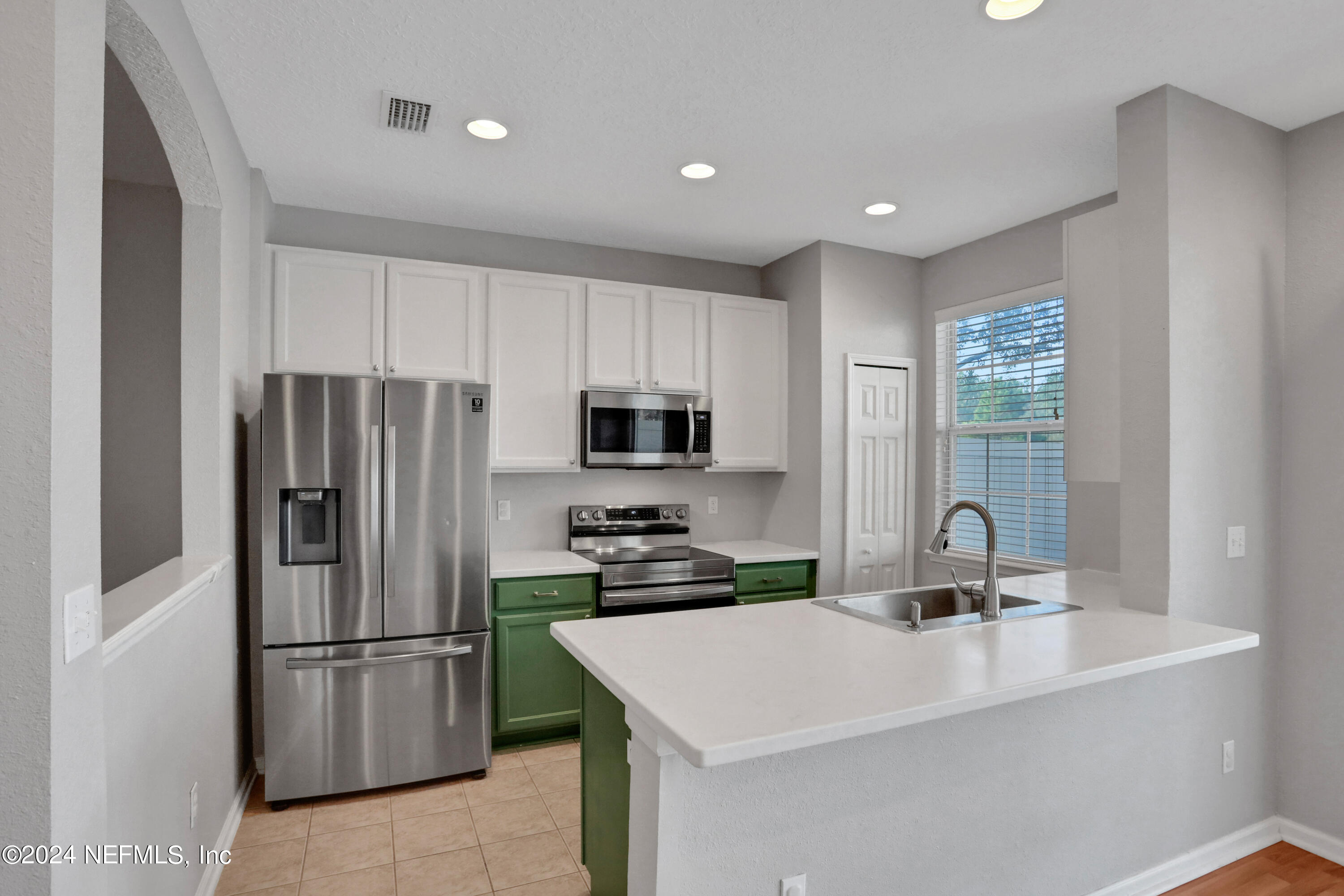 3865 BUCKTHORNE Drive, D