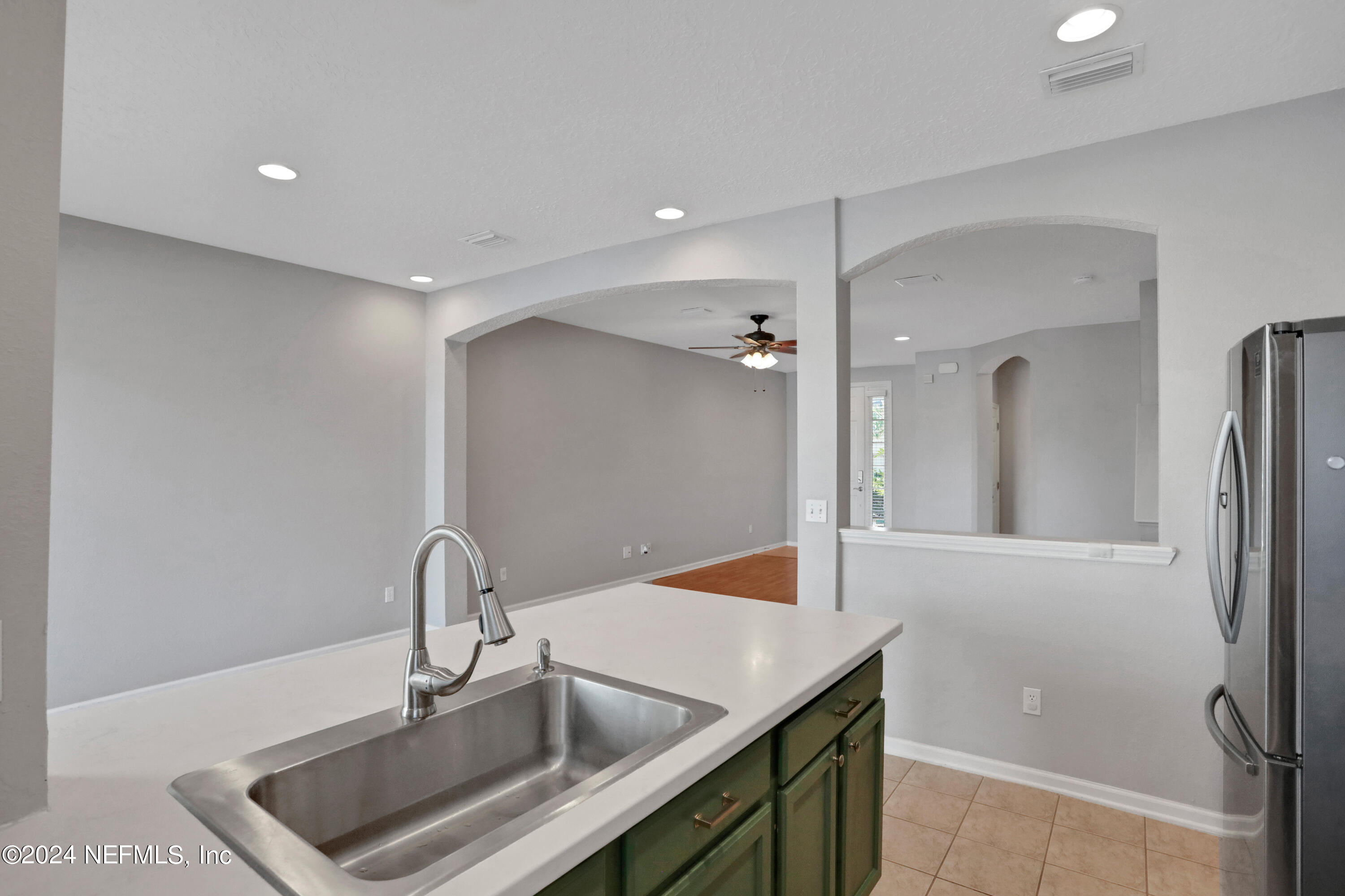 3865 BUCKTHORNE Drive, D