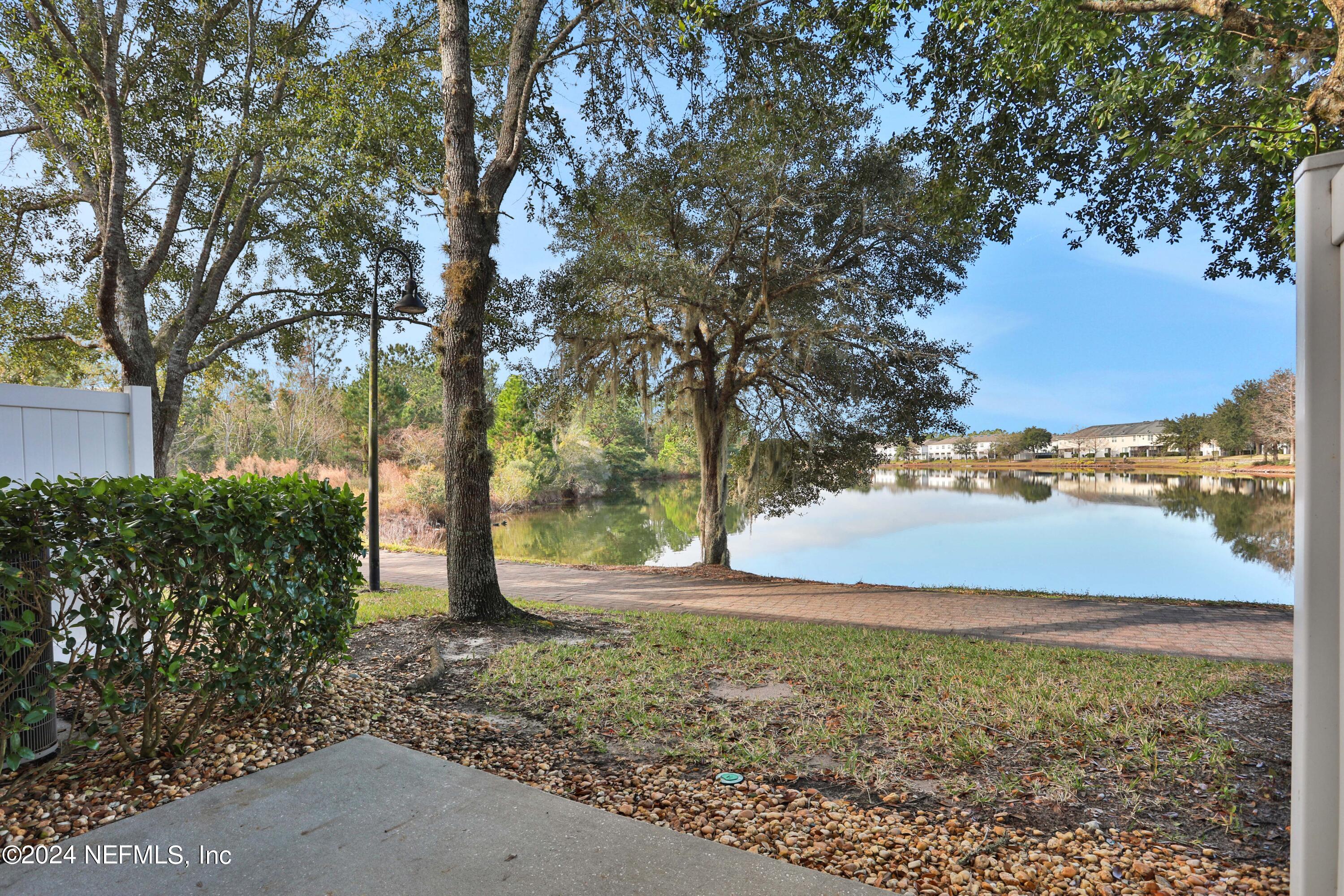 3865 BUCKTHORNE Drive, D
