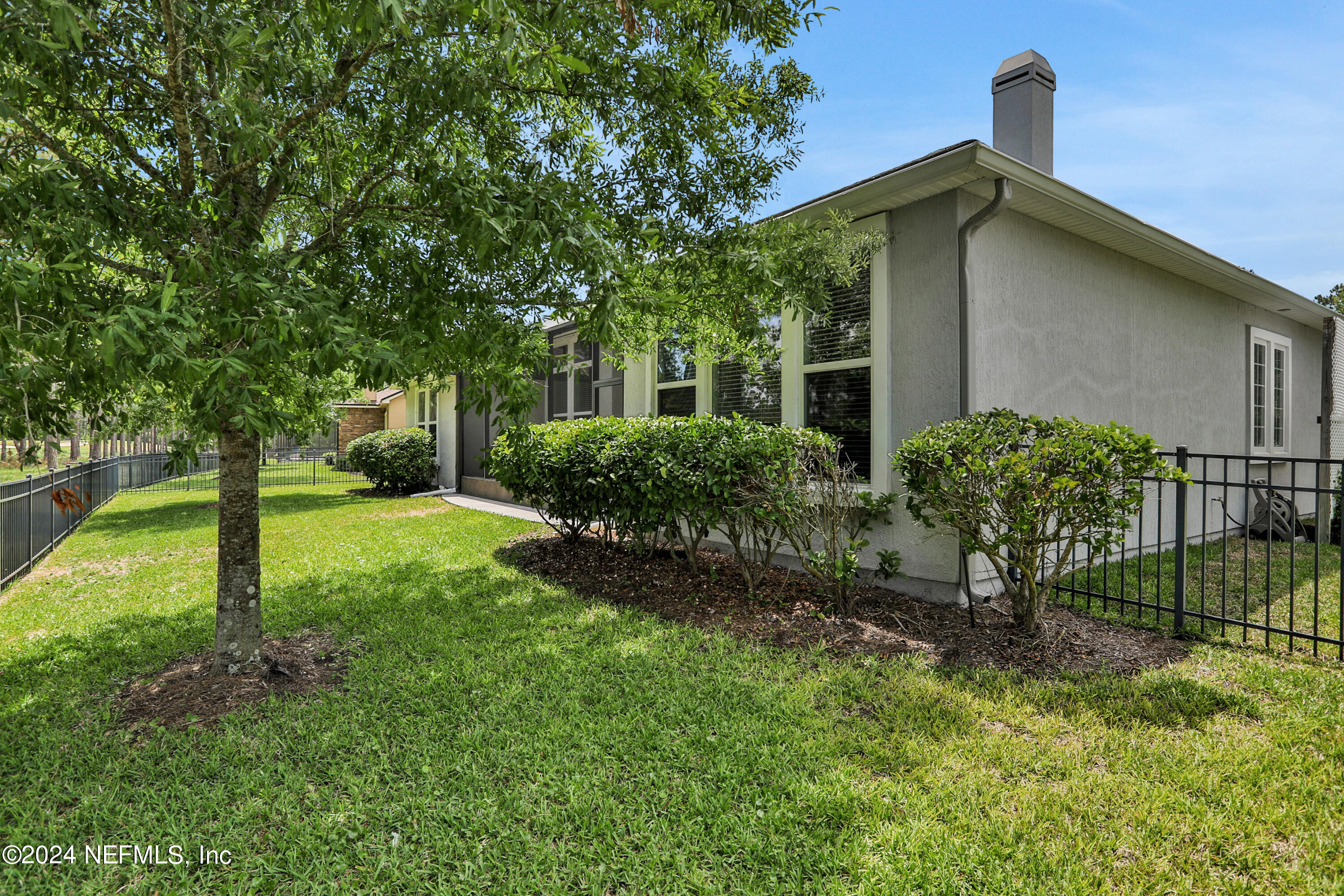 978 AUTUMN PINES Drive