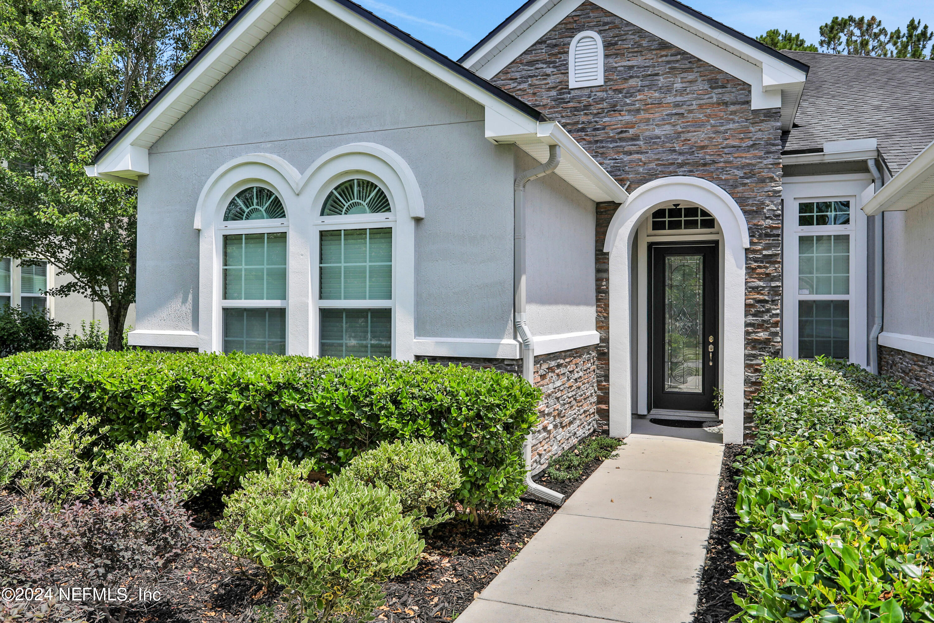 978 AUTUMN PINES Drive