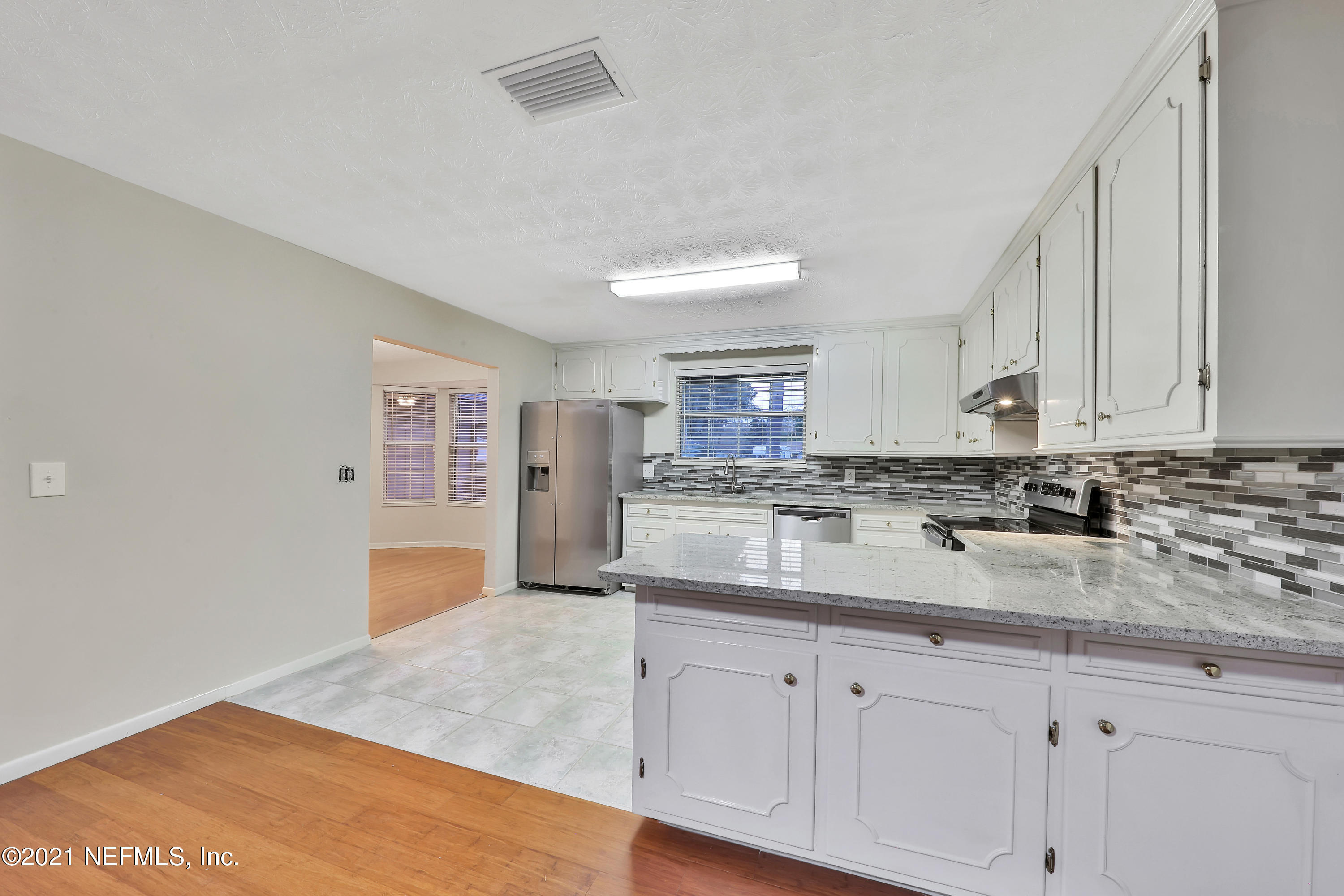 1915 DAYTON Circle