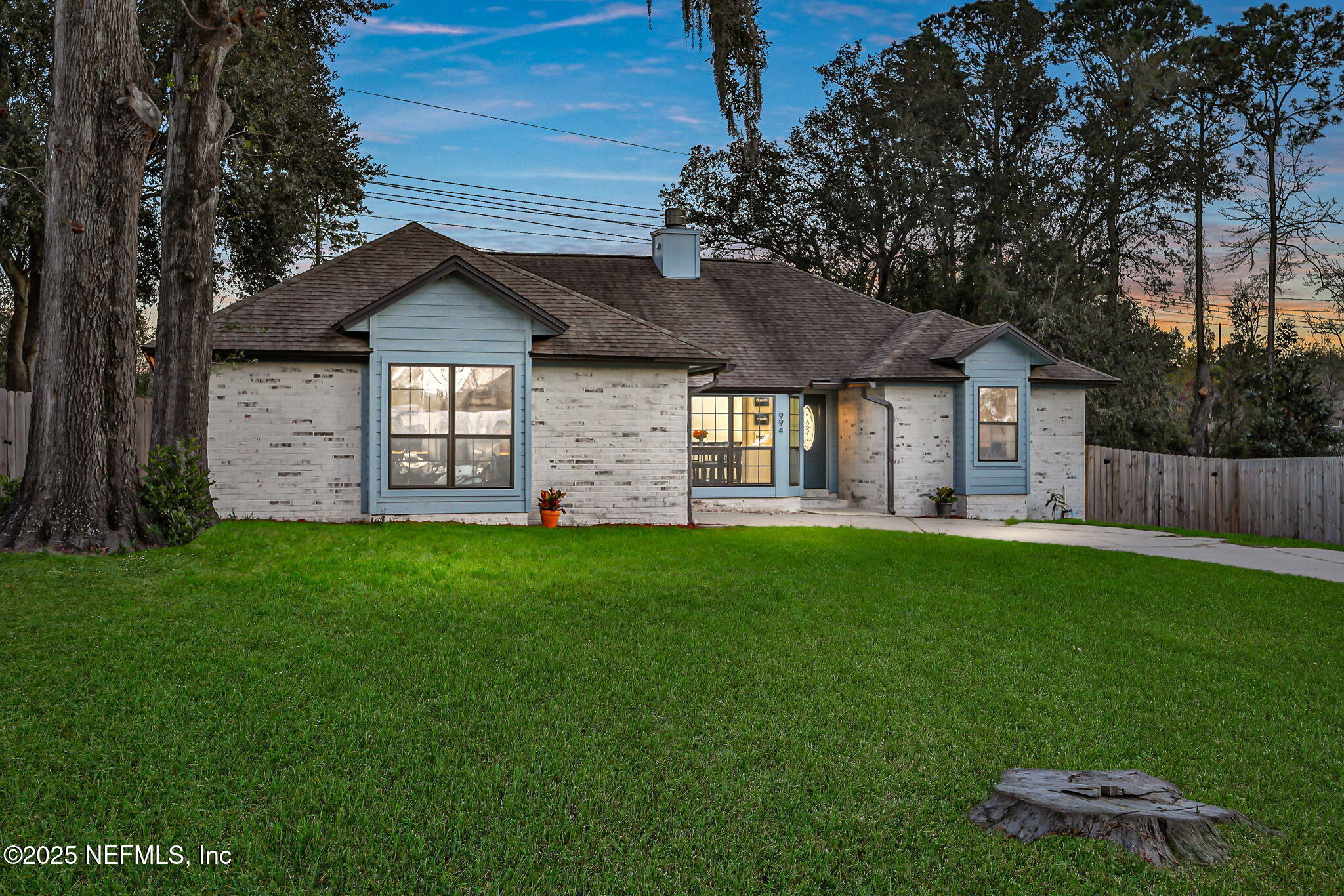 994 LAKERIDGE Drive