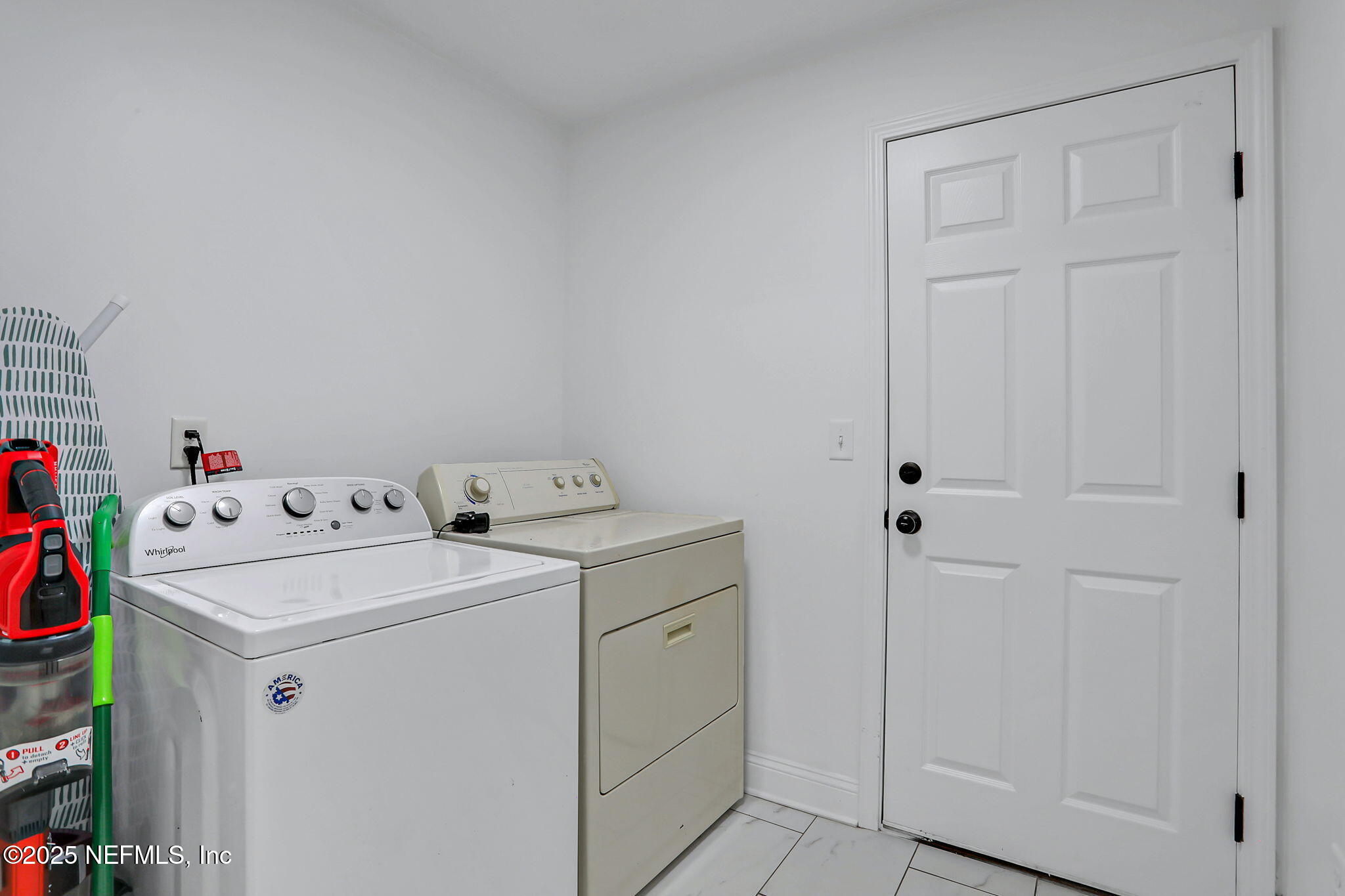 994 LAKERIDGE Drive