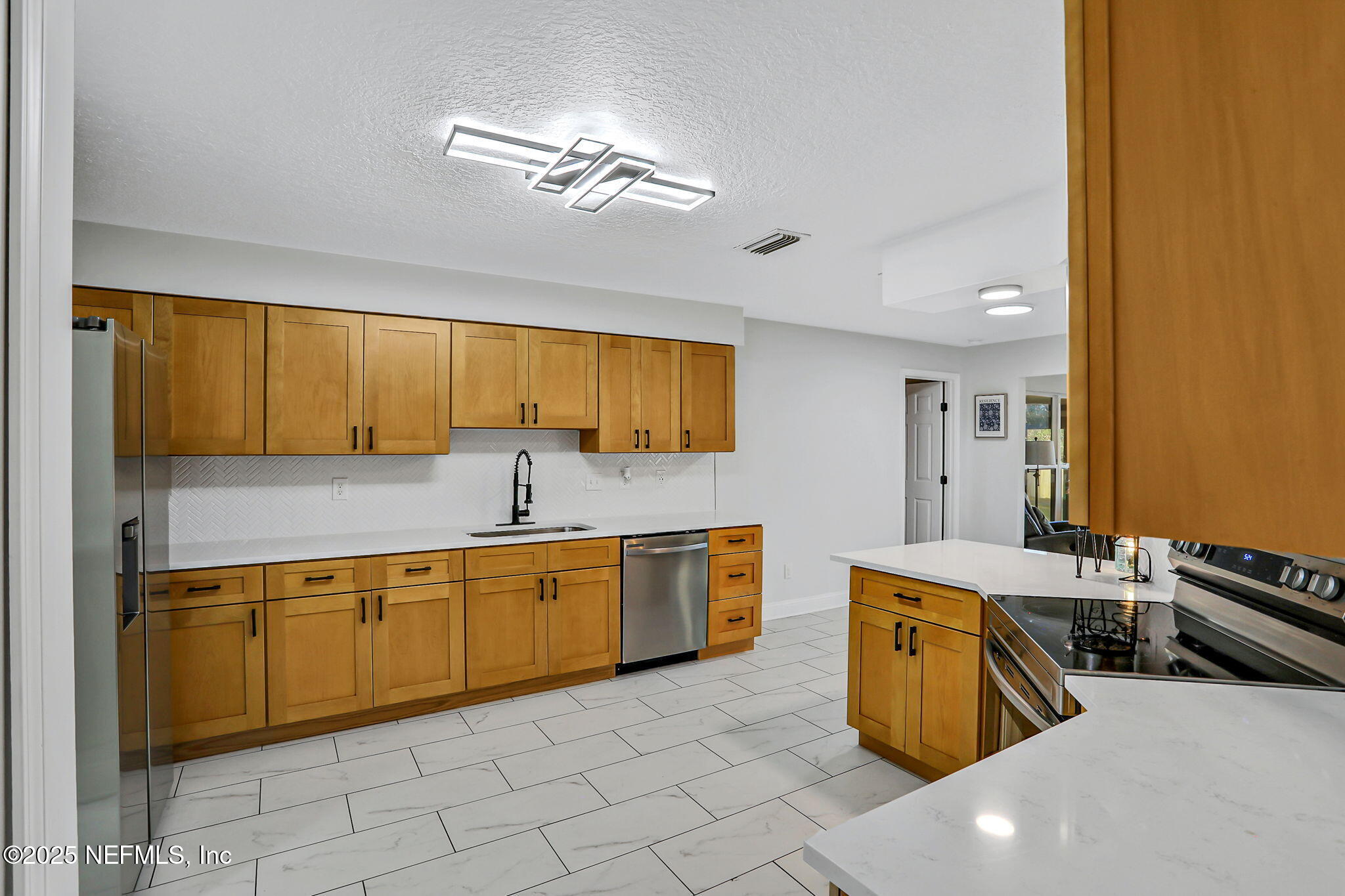 994 LAKERIDGE Drive