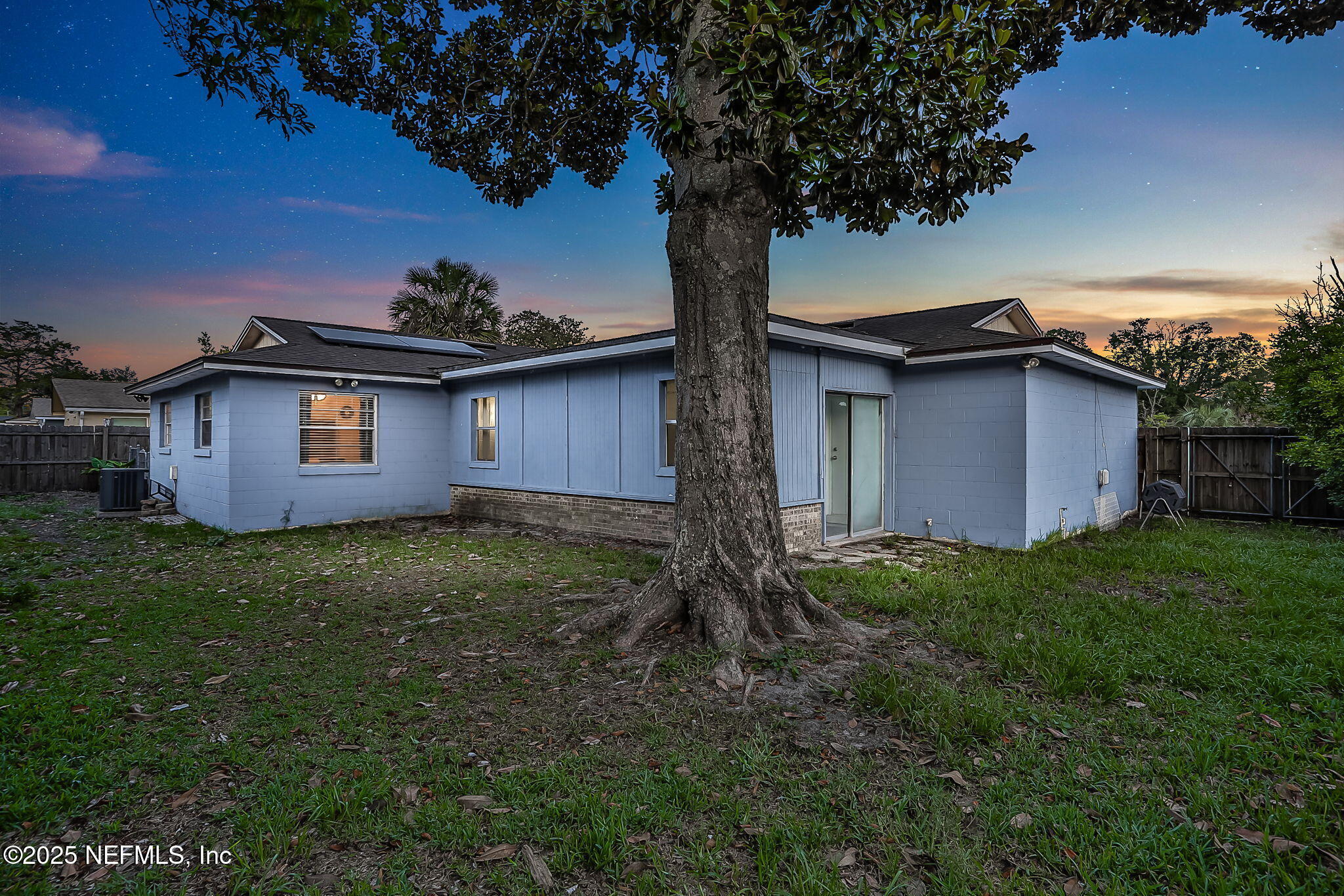 8359 IRELAND Drive