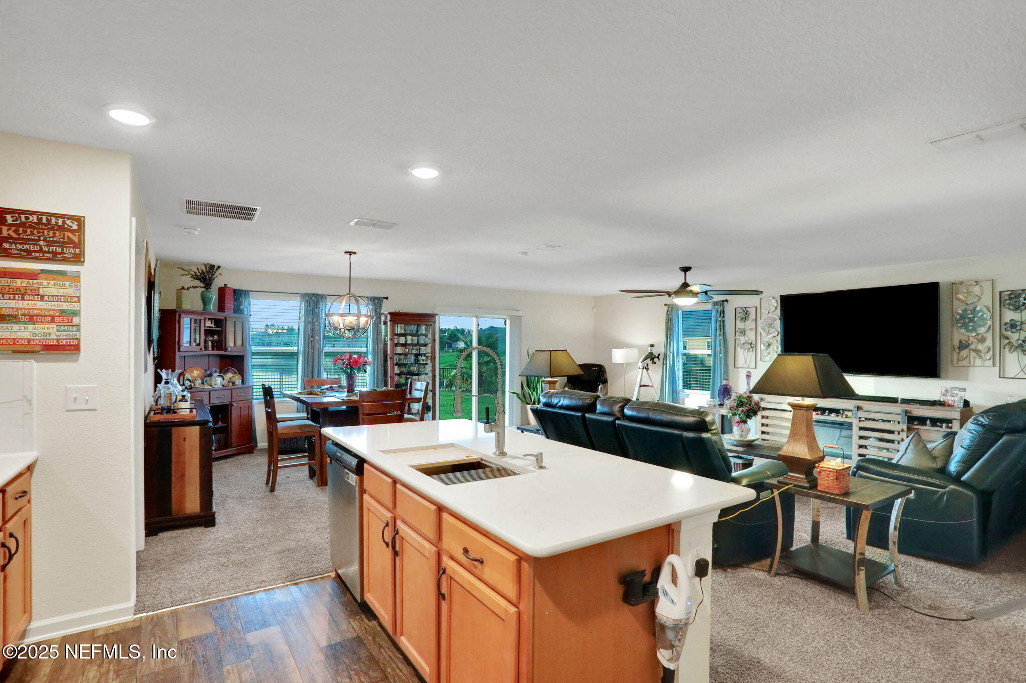 6907 SANDLE Drive
