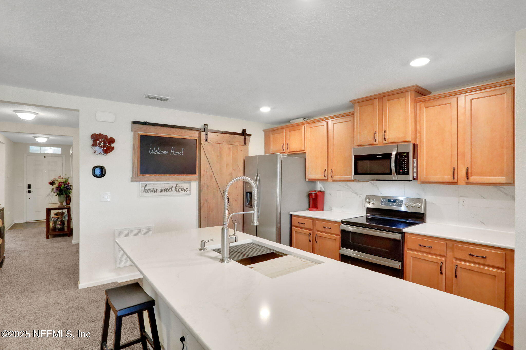 6907 SANDLE Drive