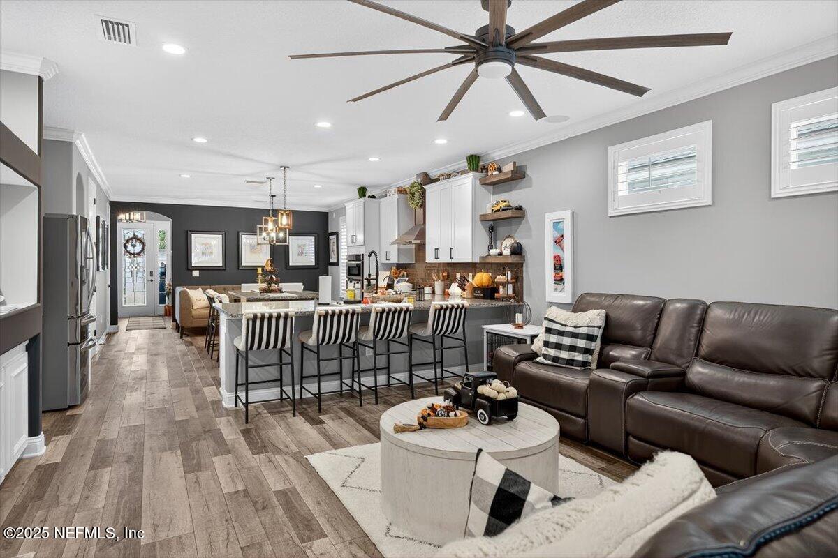 3865 ARBOR MILL Circle