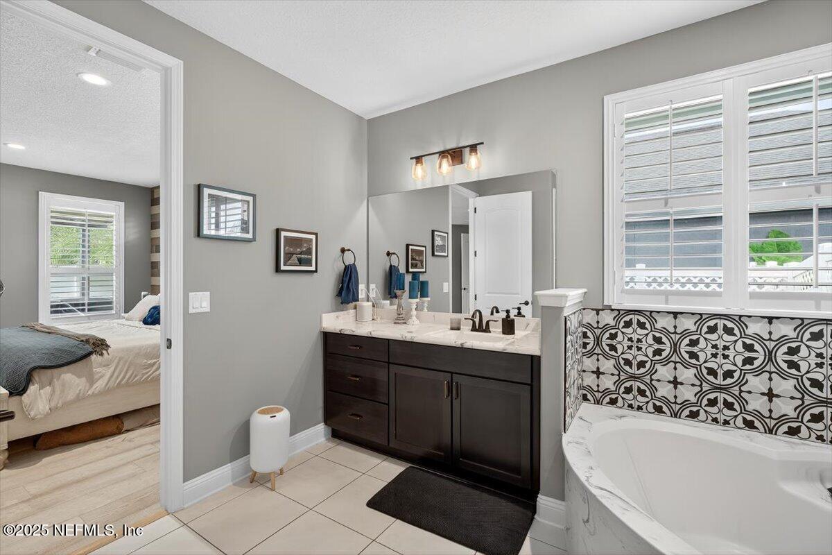 3865 ARBOR MILL Circle