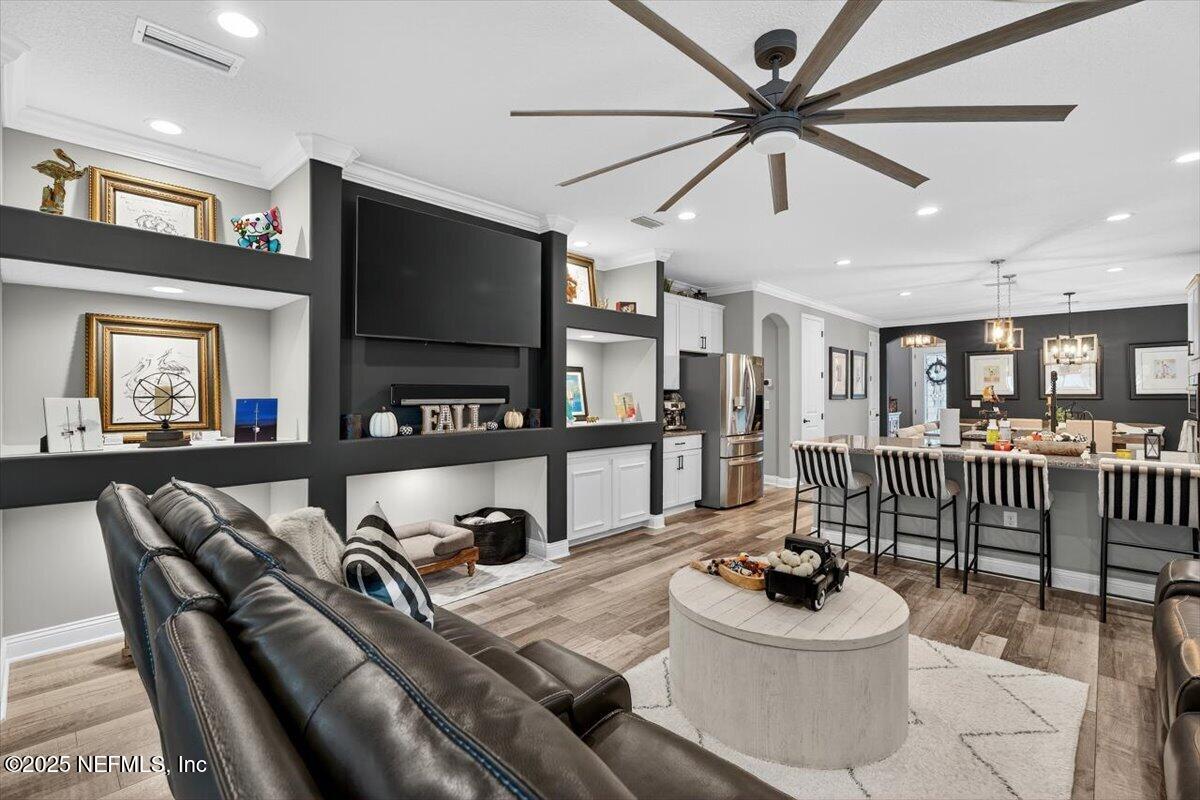 3865 ARBOR MILL Circle