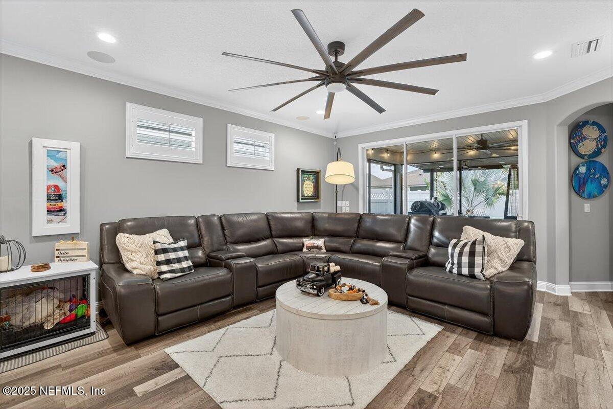 3865 ARBOR MILL Circle