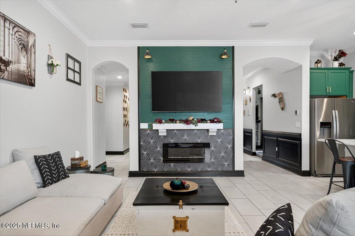 3869 ARBOR MILL Circle