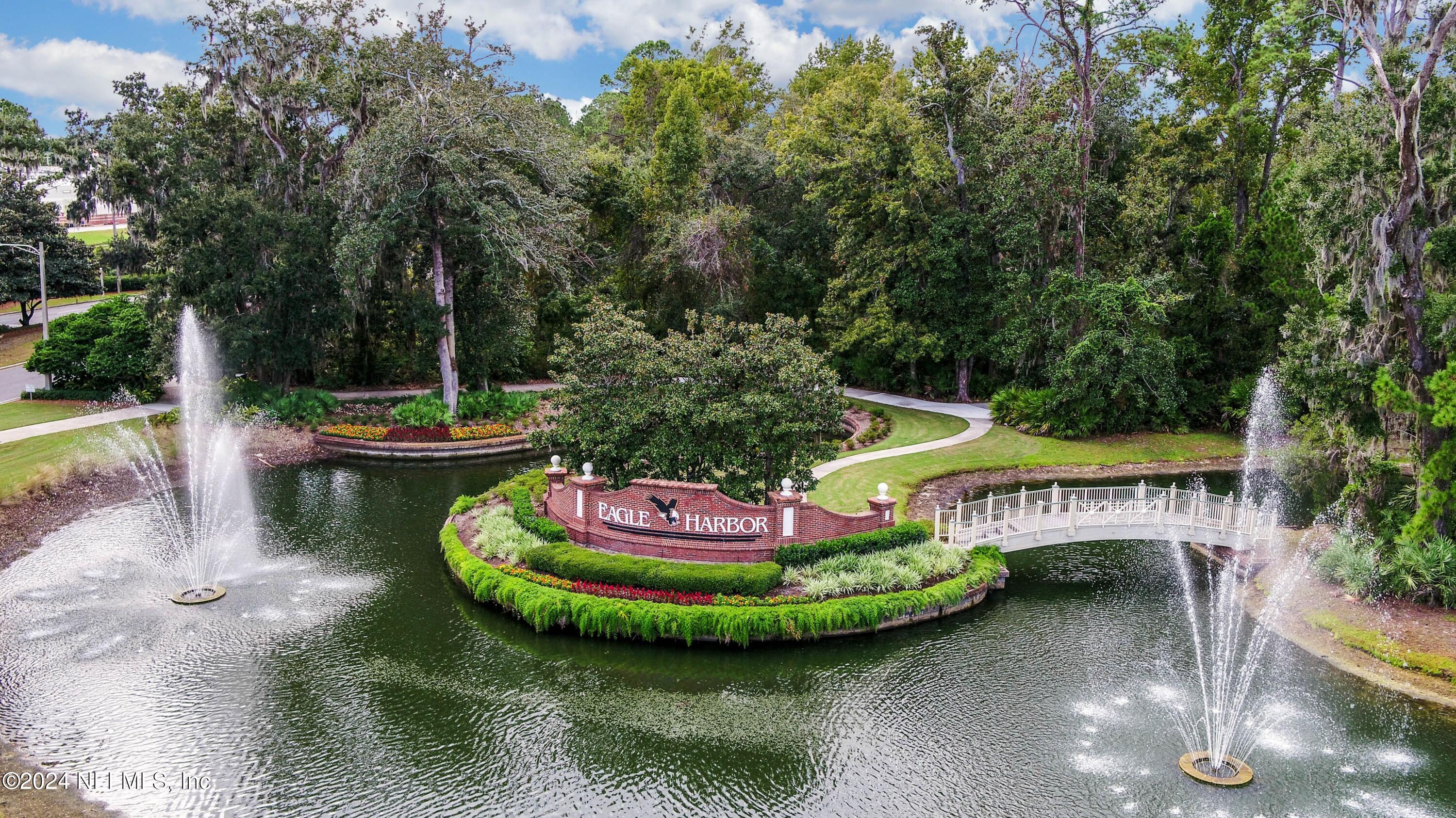 2176 AUTUMN COVE Circle