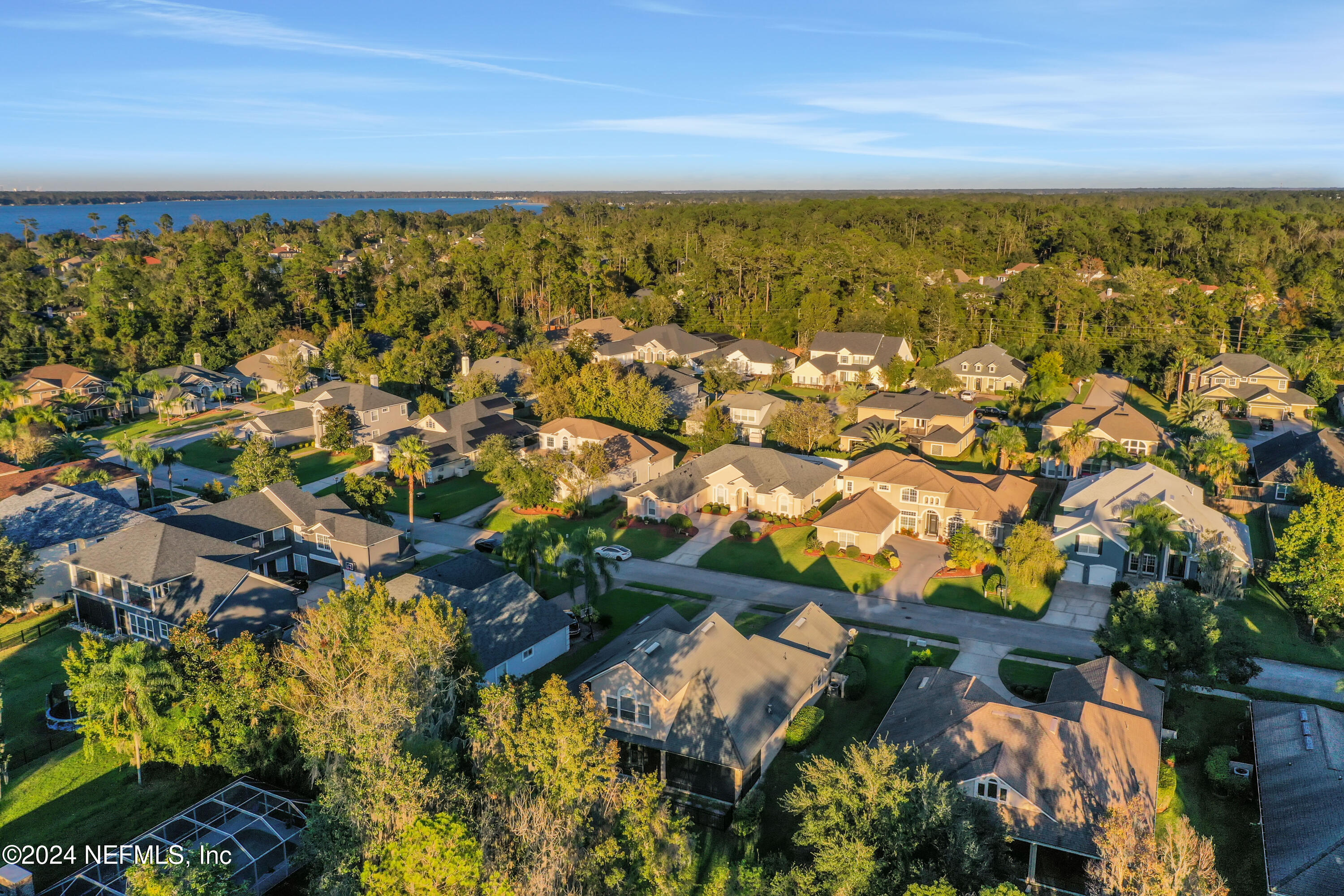 2176 AUTUMN COVE Circle