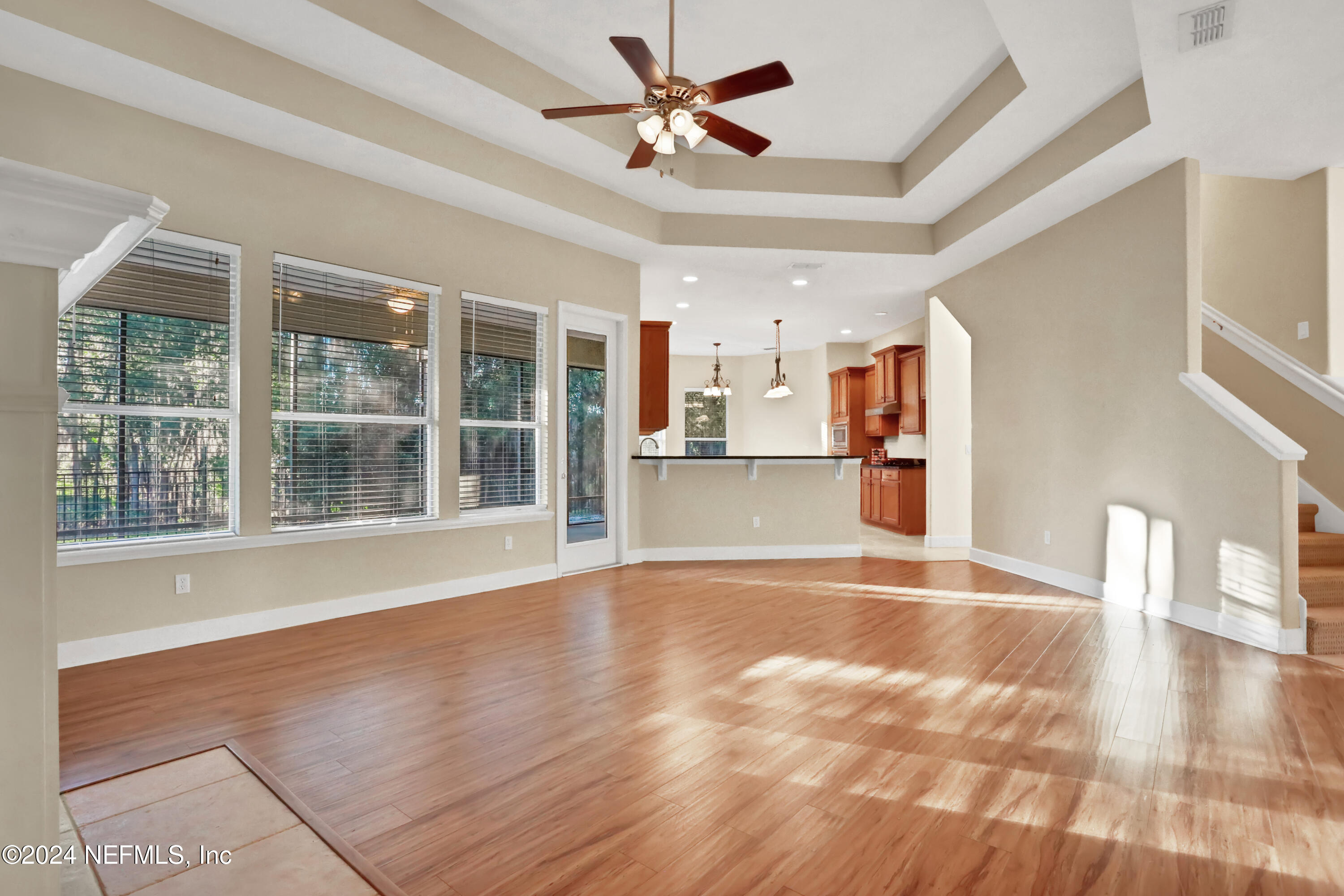 2176 AUTUMN COVE Circle