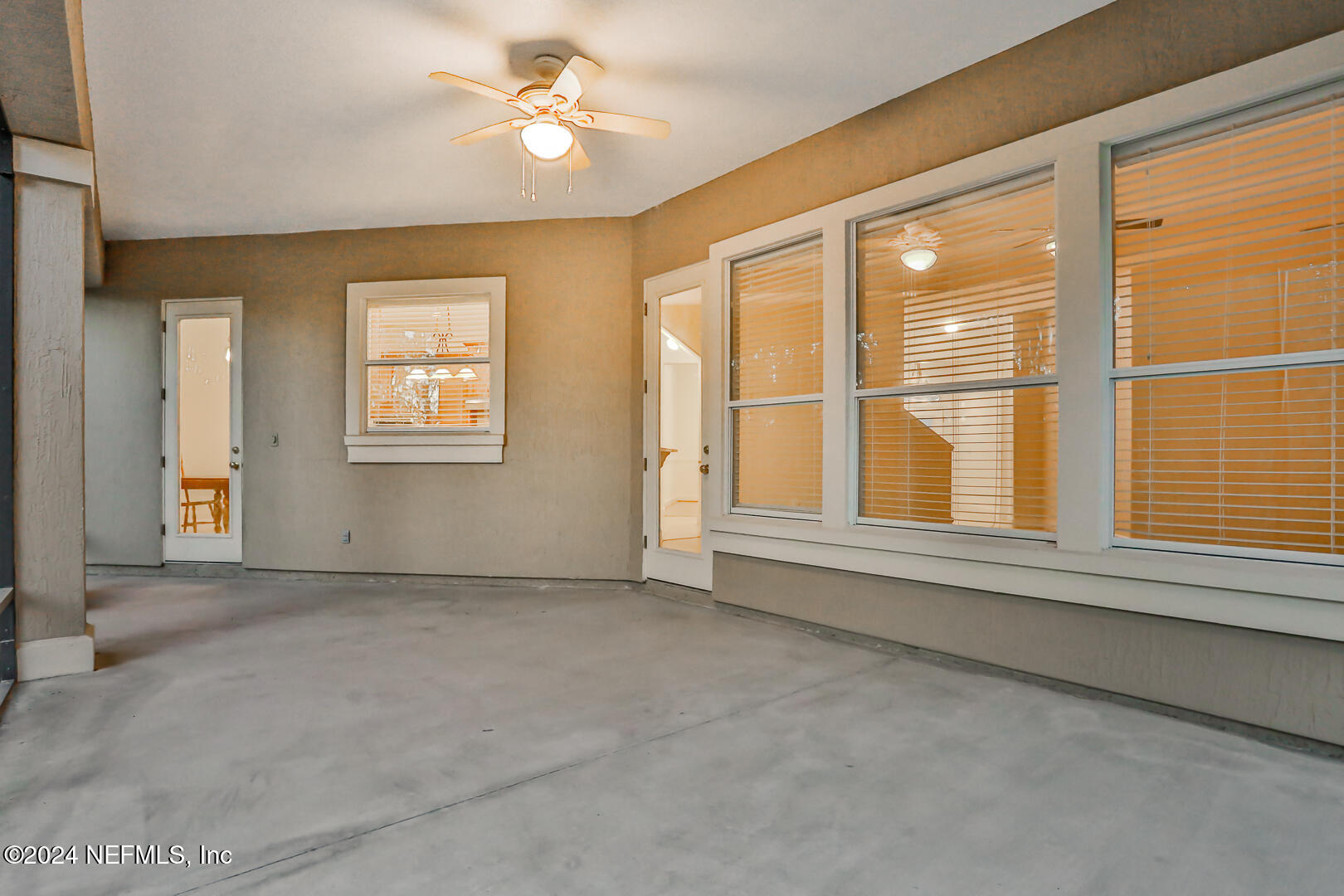 2176 AUTUMN COVE Circle