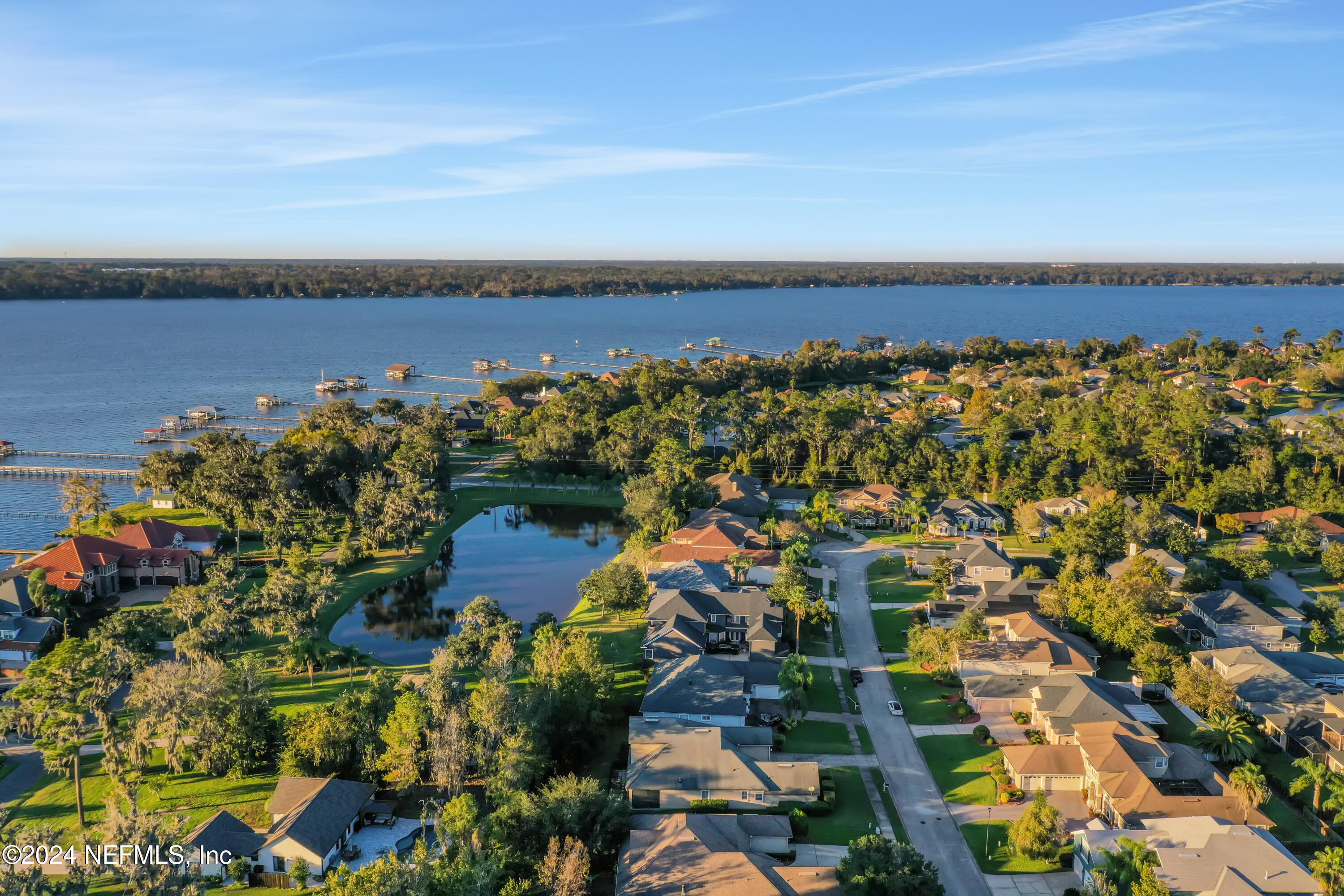 2176 AUTUMN COVE Circle