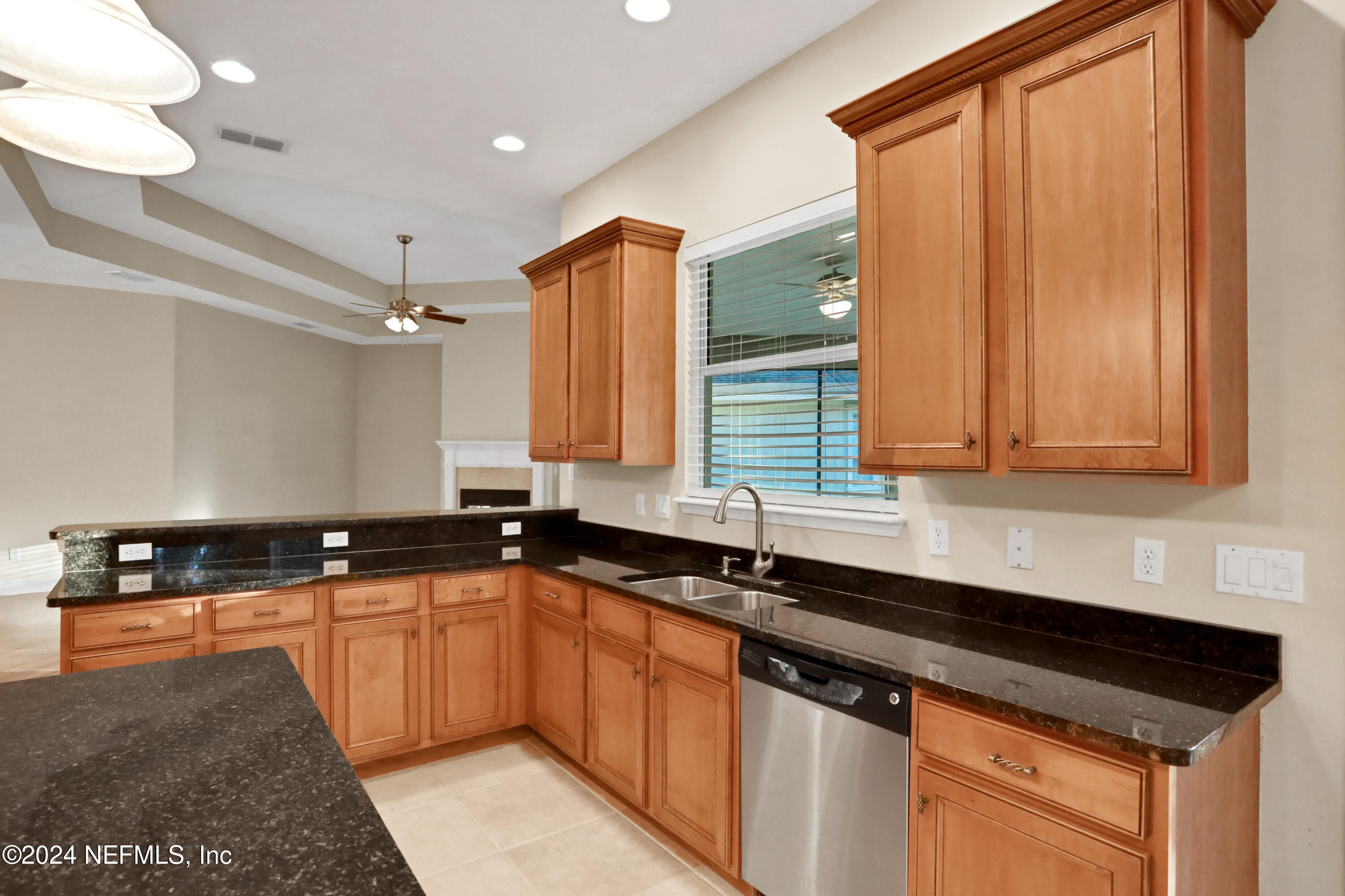 2176 AUTUMN COVE Circle