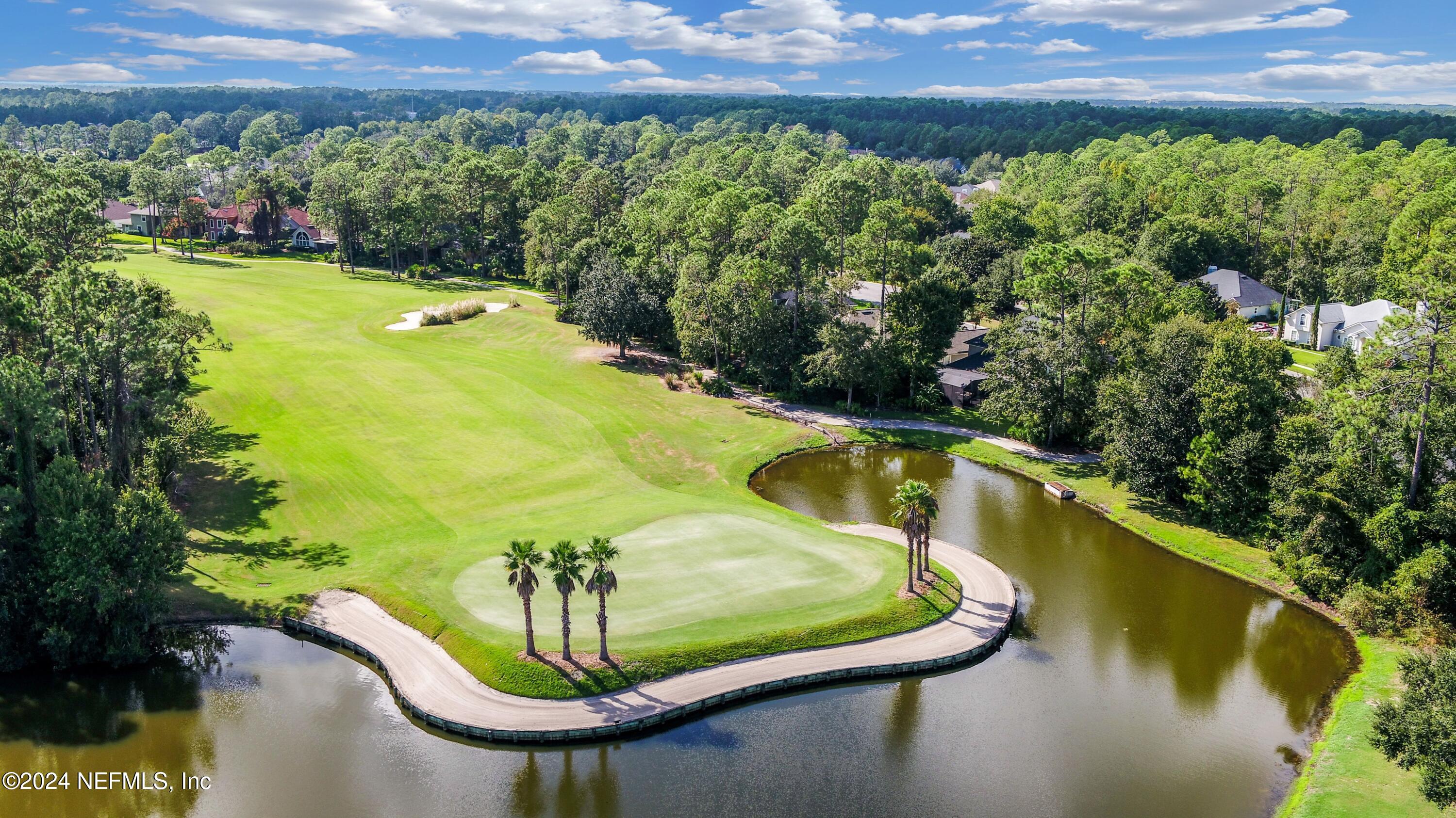 2176 AUTUMN COVE Circle