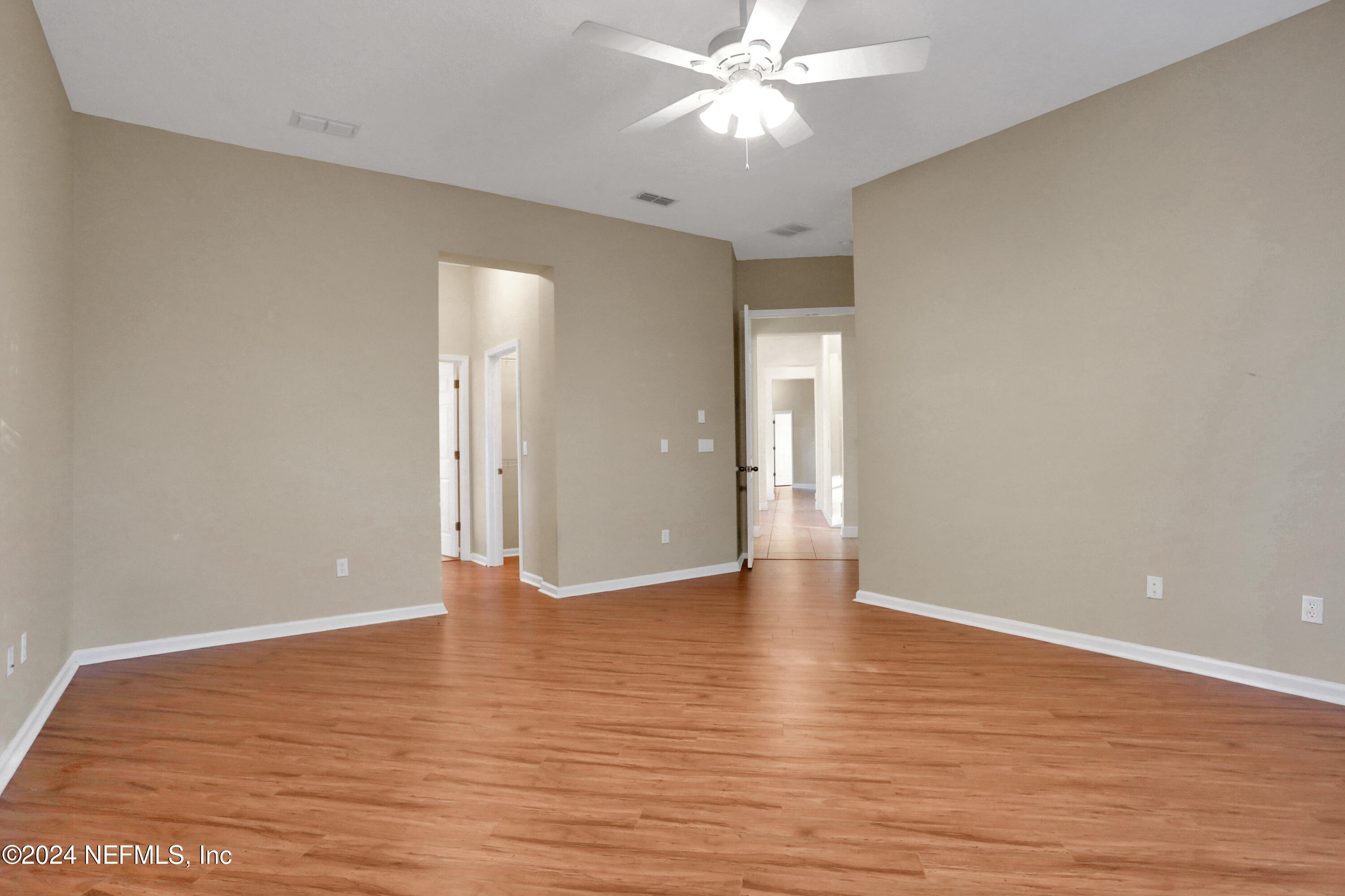 2176 AUTUMN COVE Circle