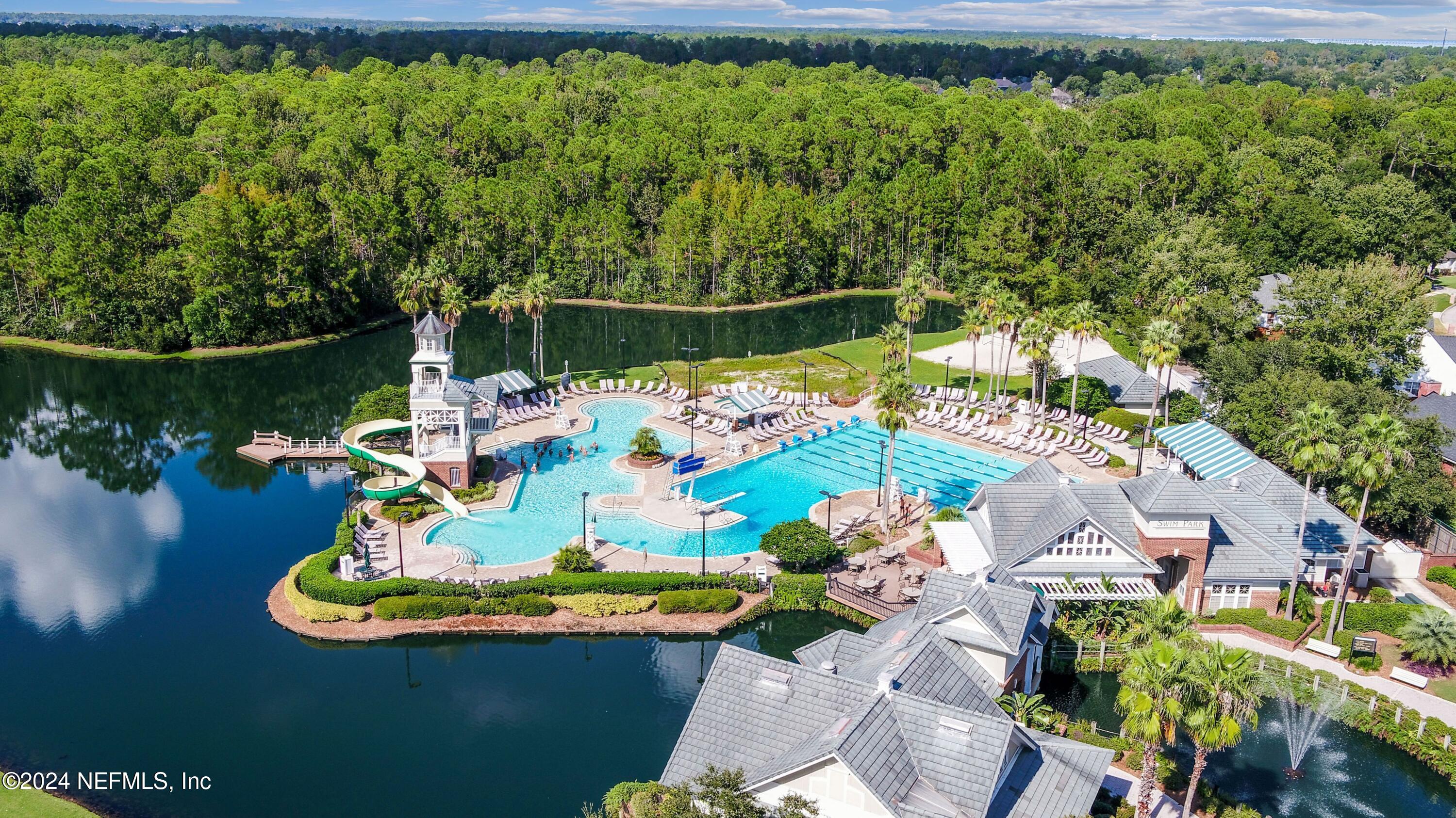 2176 AUTUMN COVE Circle