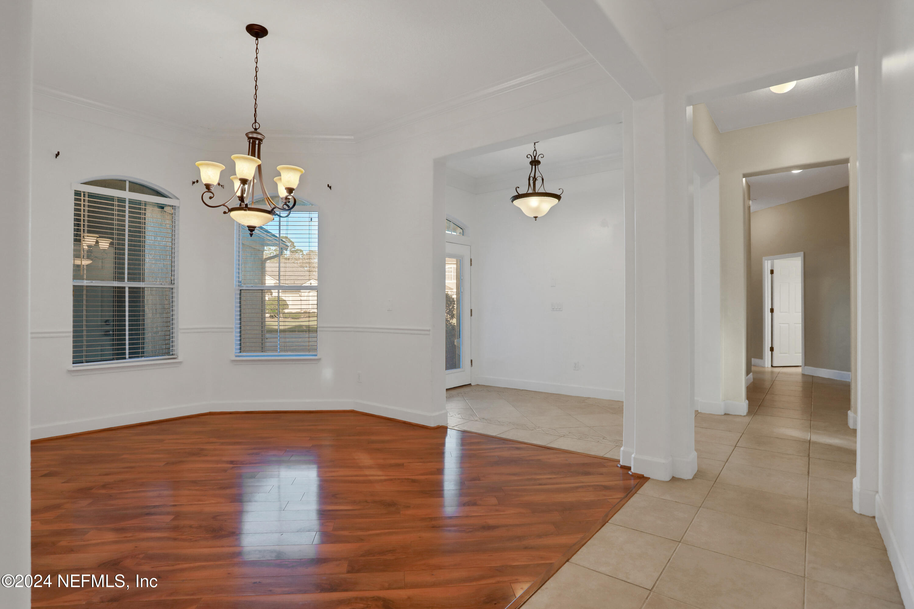 2176 AUTUMN COVE Circle