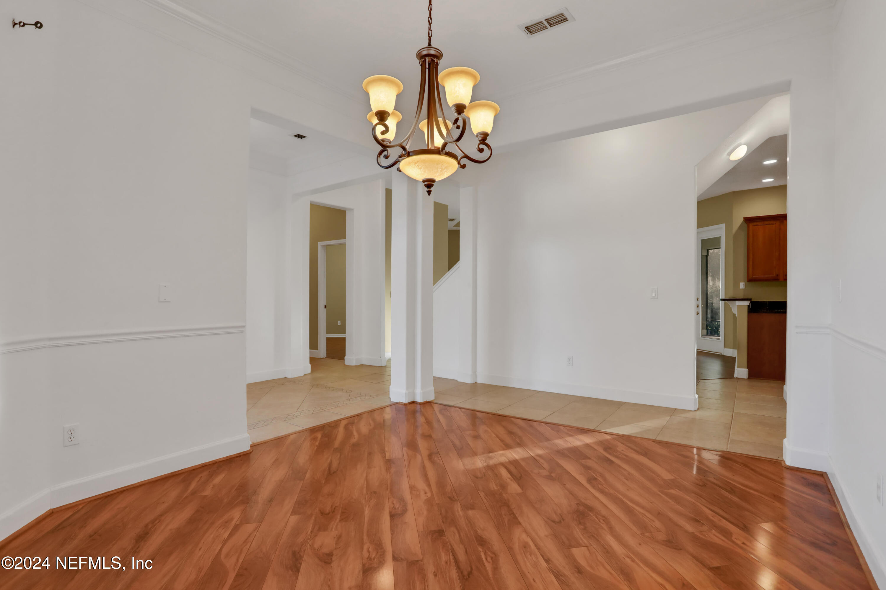 2176 AUTUMN COVE Circle