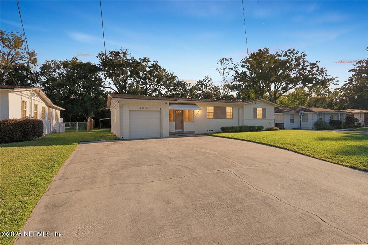 4533 WATER OAK Lane