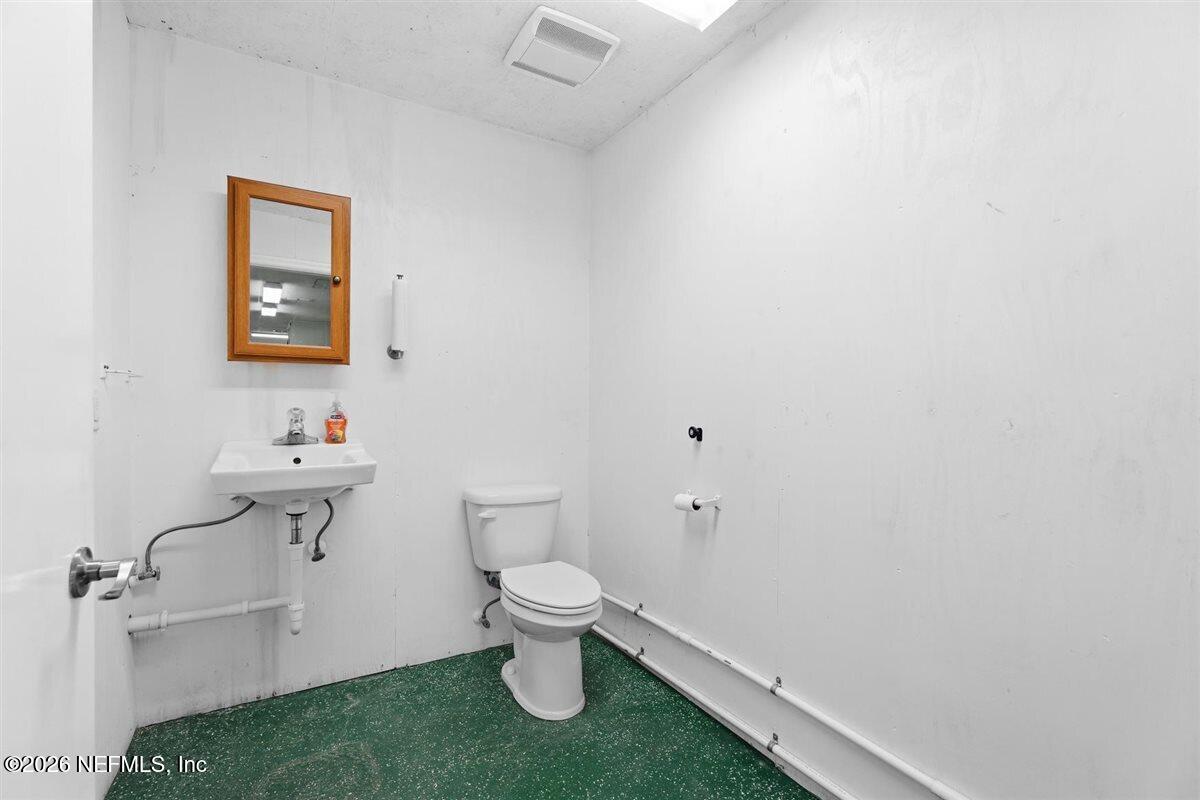 831 S 8TH Street